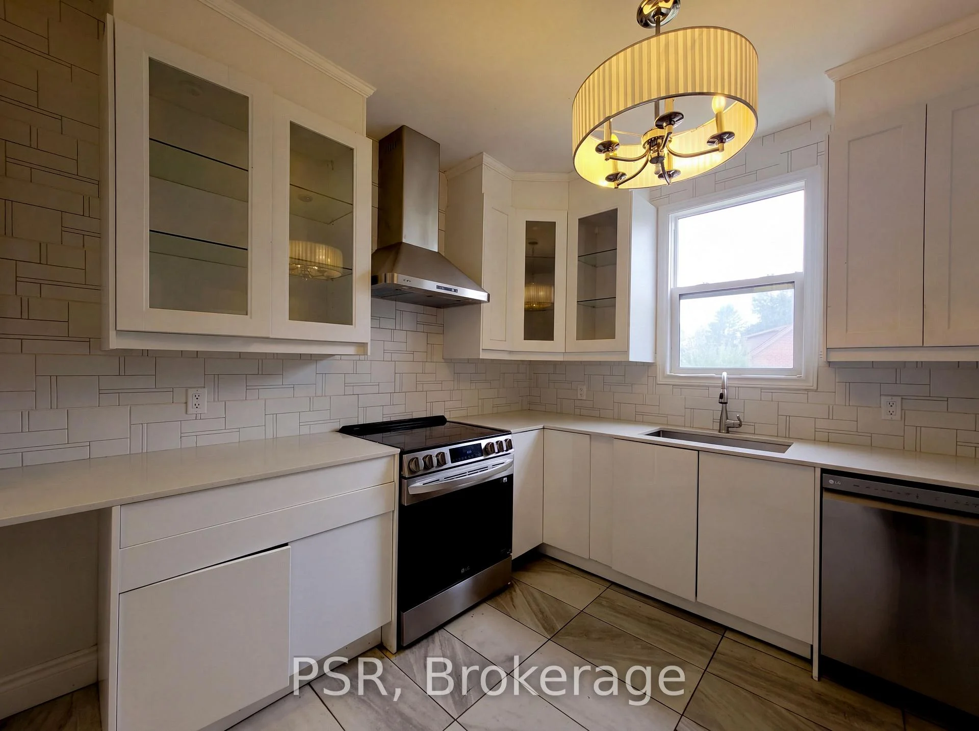 Photo 12 of 18 Sheldon Avenue N, Kitchener, King East — HOMEH