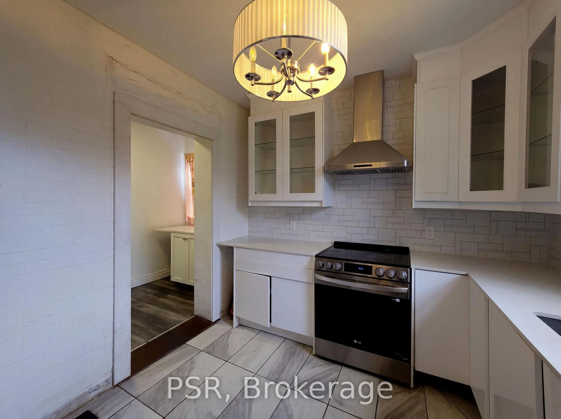 Photo 14 of 18 Sheldon Avenue N, Kitchener, King East — HOMEH