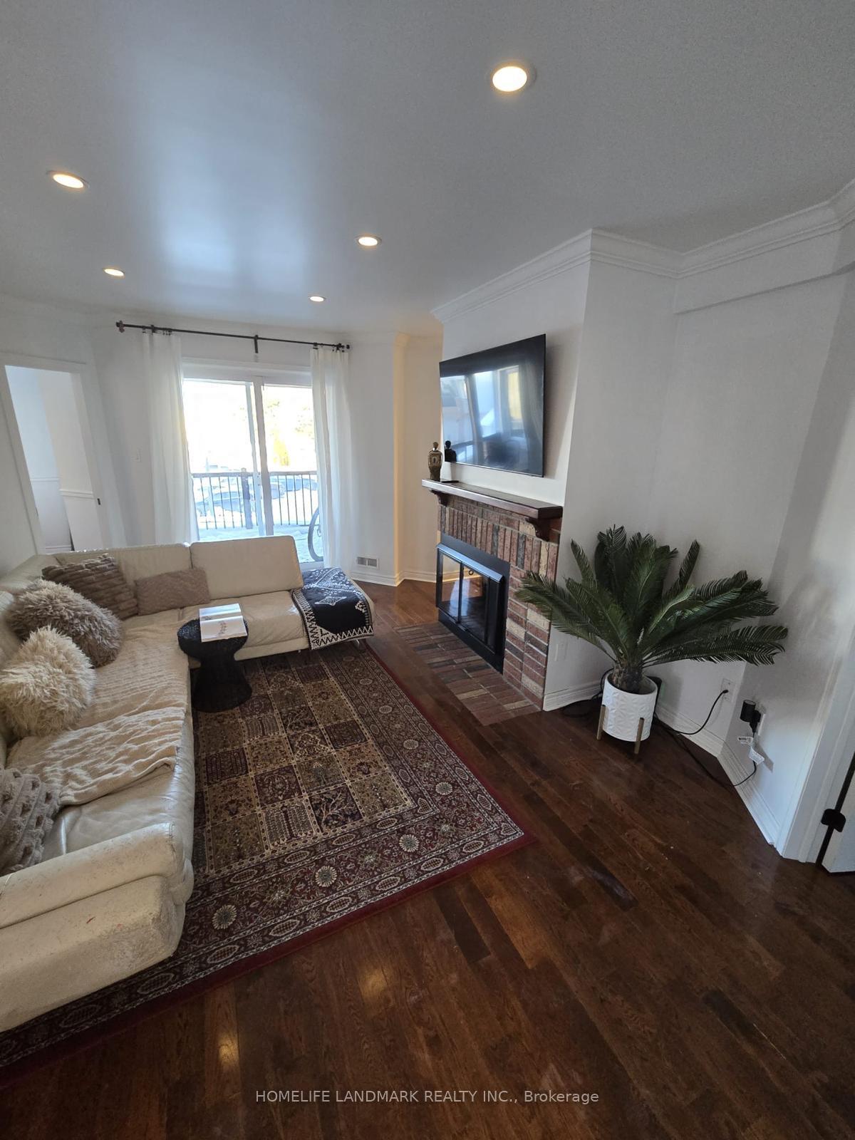Photo 6 of Unit 242, 2110 Cleaver Avenue, Burlington, Headon — HOMEH