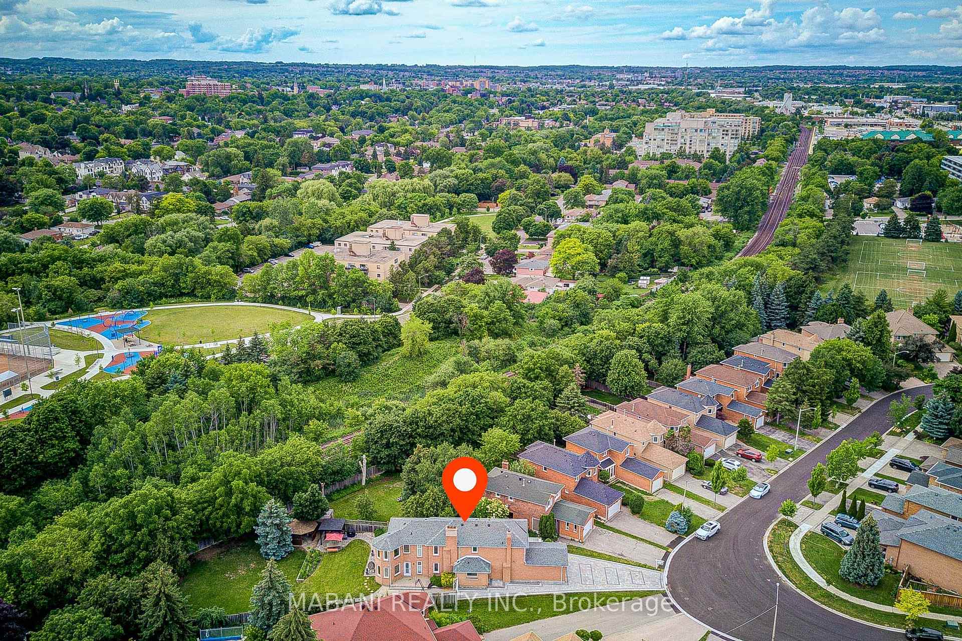 Photo 9 of 38 Marchwood Crescent, Richmond Hill, Harding — HOMEH