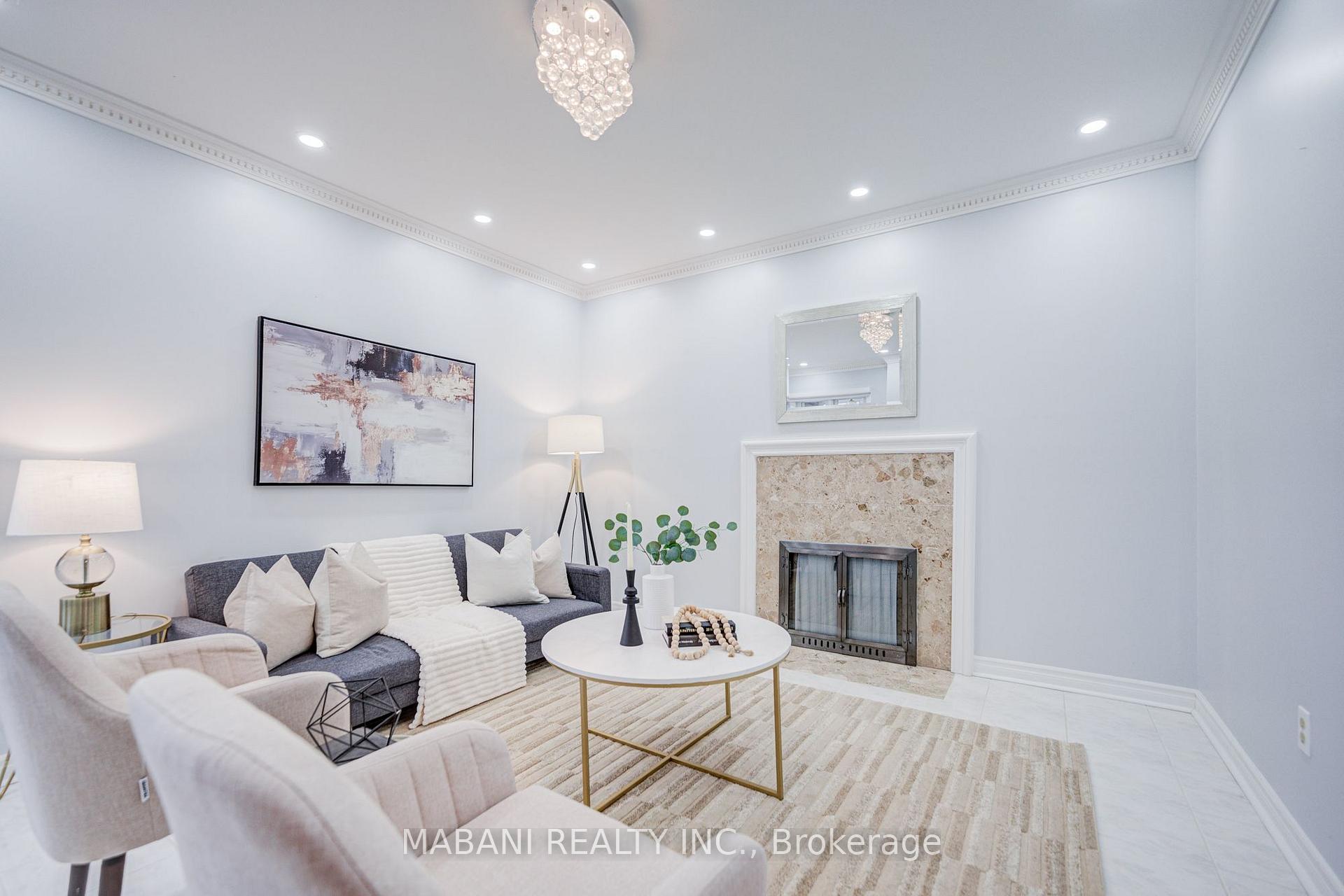 Photo 12 of 38 Marchwood Crescent, Richmond Hill, Harding — HOMEH