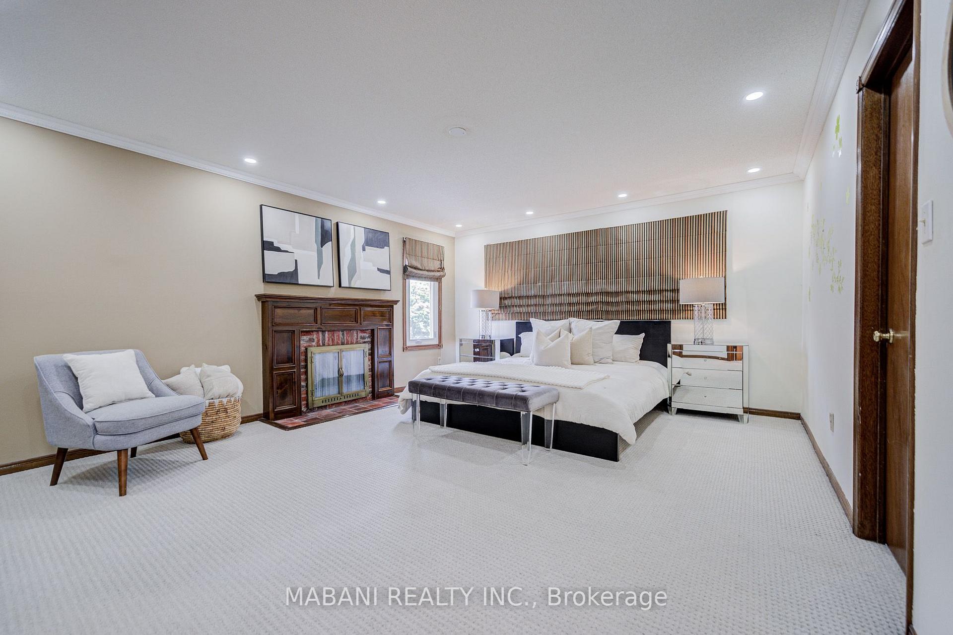 Photo 26 of 38 Marchwood Crescent, Richmond Hill, Harding — HOMEH