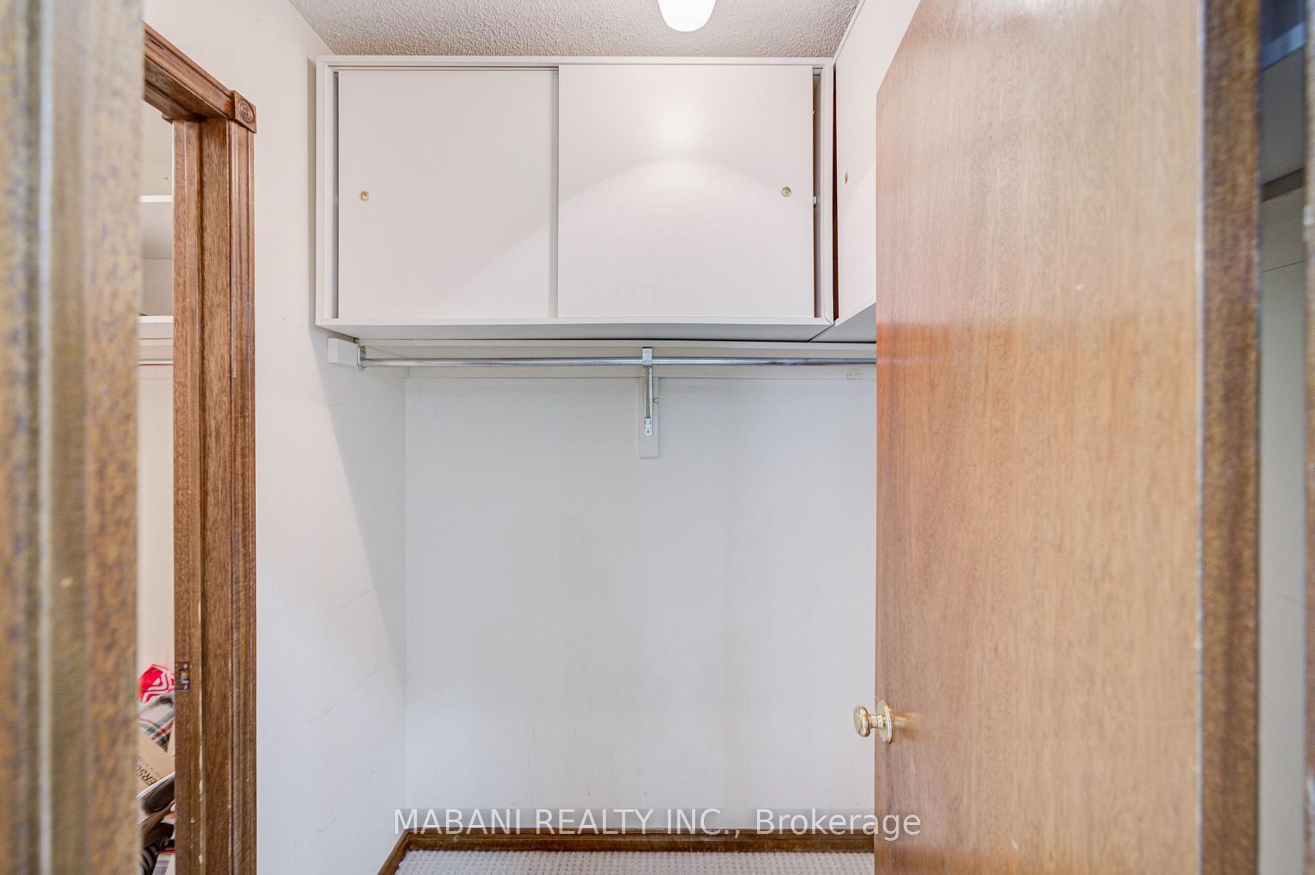 Photo 29 of 38 Marchwood Crescent, Richmond Hill, Harding — HOMEH