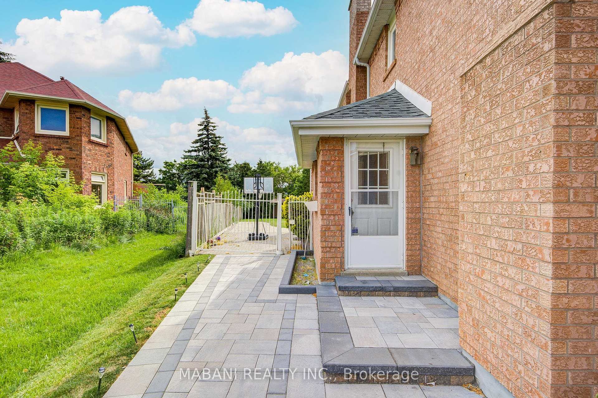 Photo 41 of 38 Marchwood Crescent, Richmond Hill, Harding — HOMEH