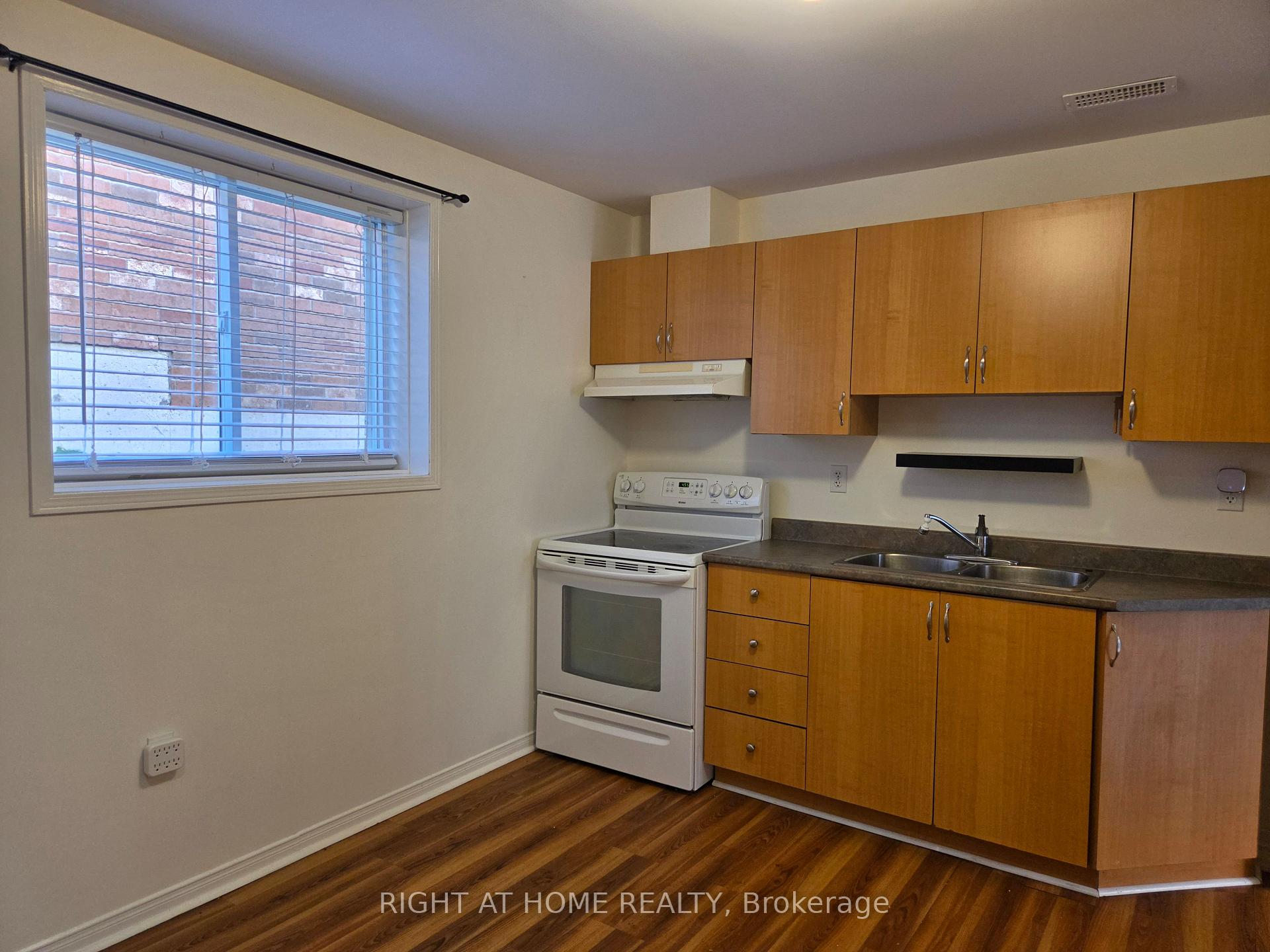 Photo 8 of Unit Lower, 35 Forest Dale Drive, Barrie, Little Lake — HOMEH