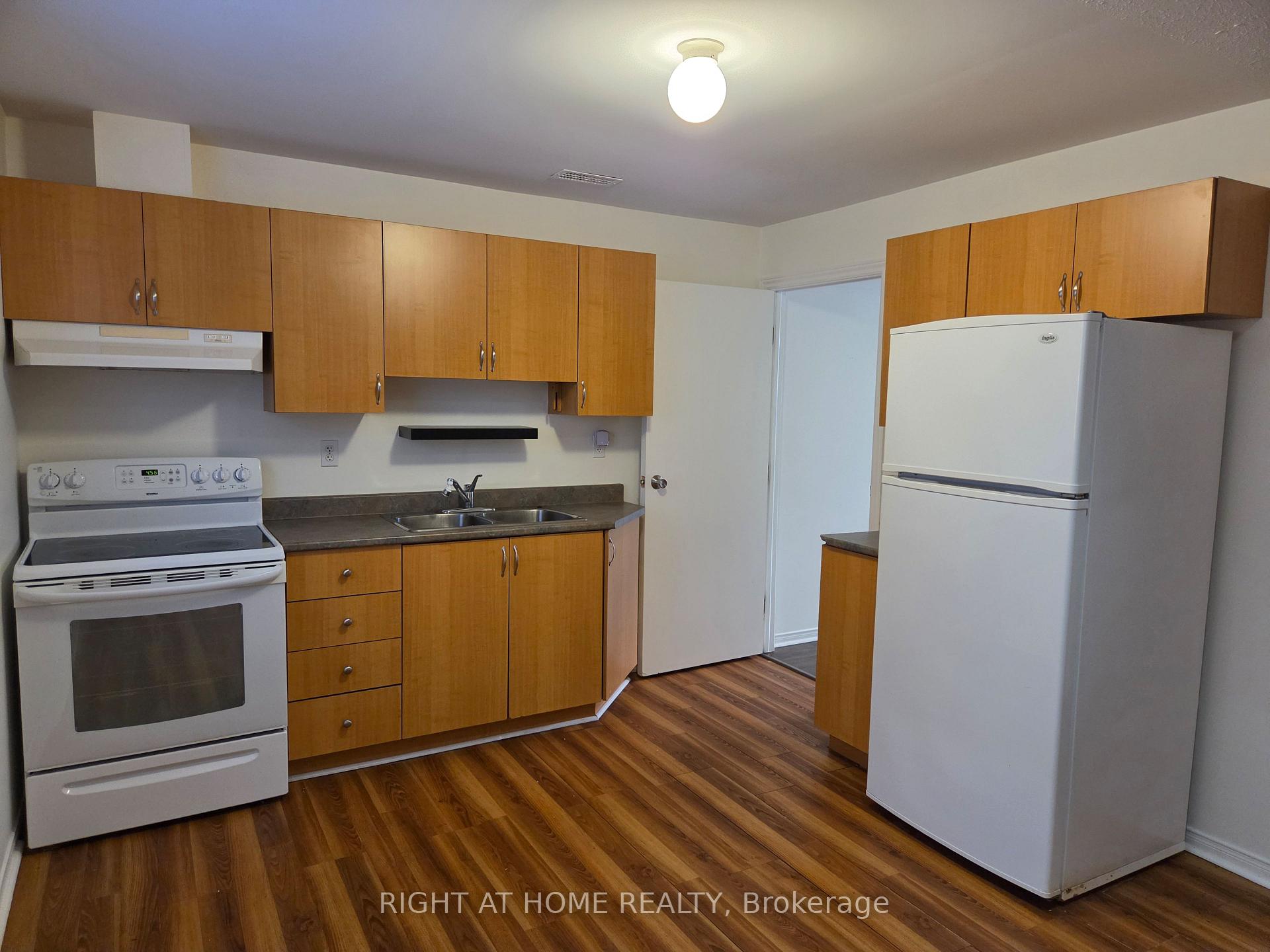 Photo 9 of Unit Lower, 35 Forest Dale Drive, Barrie, Little Lake — HOMEH
