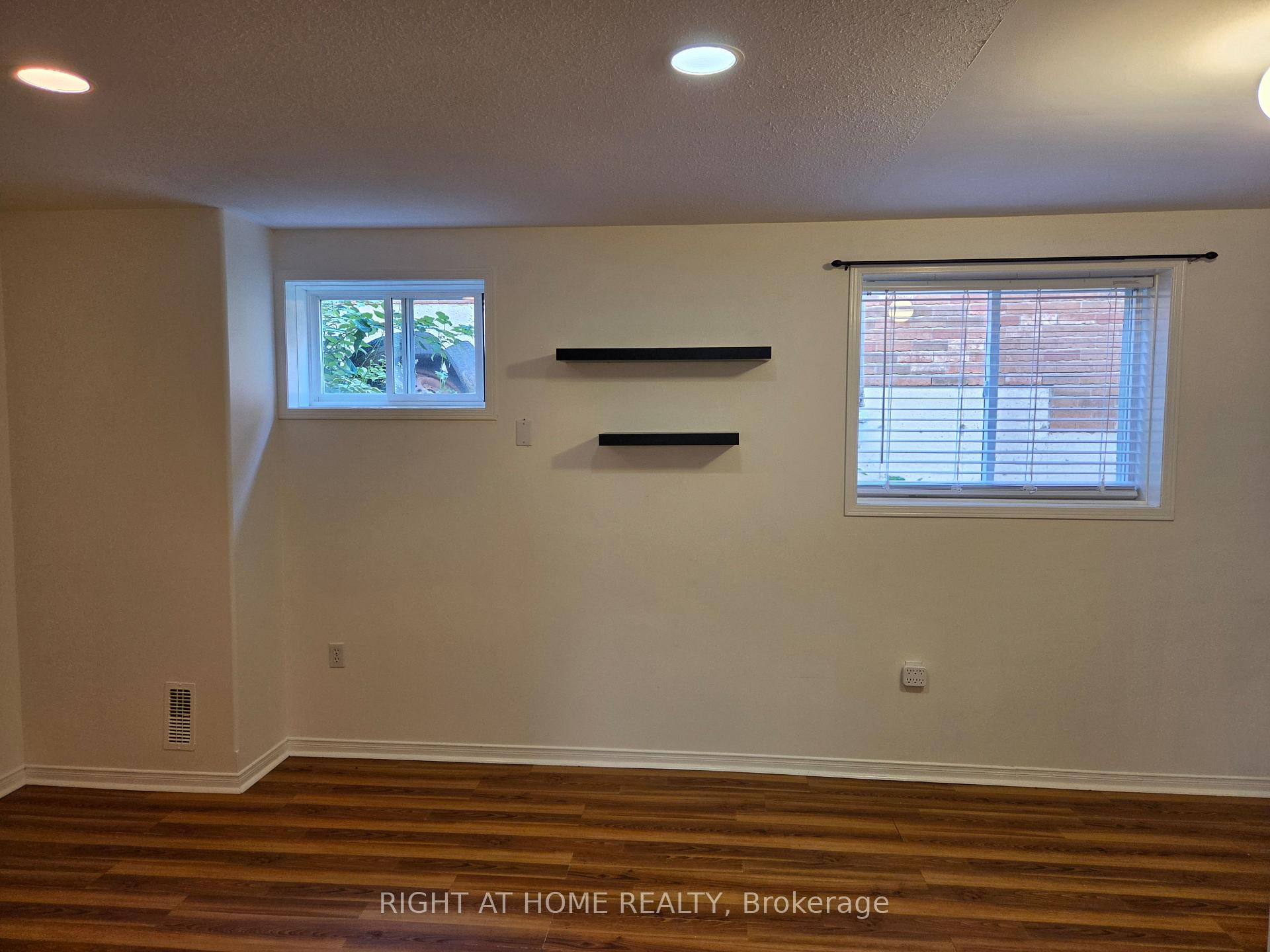 Photo 11 of Unit Lower, 35 Forest Dale Drive, Barrie, Little Lake — HOMEH