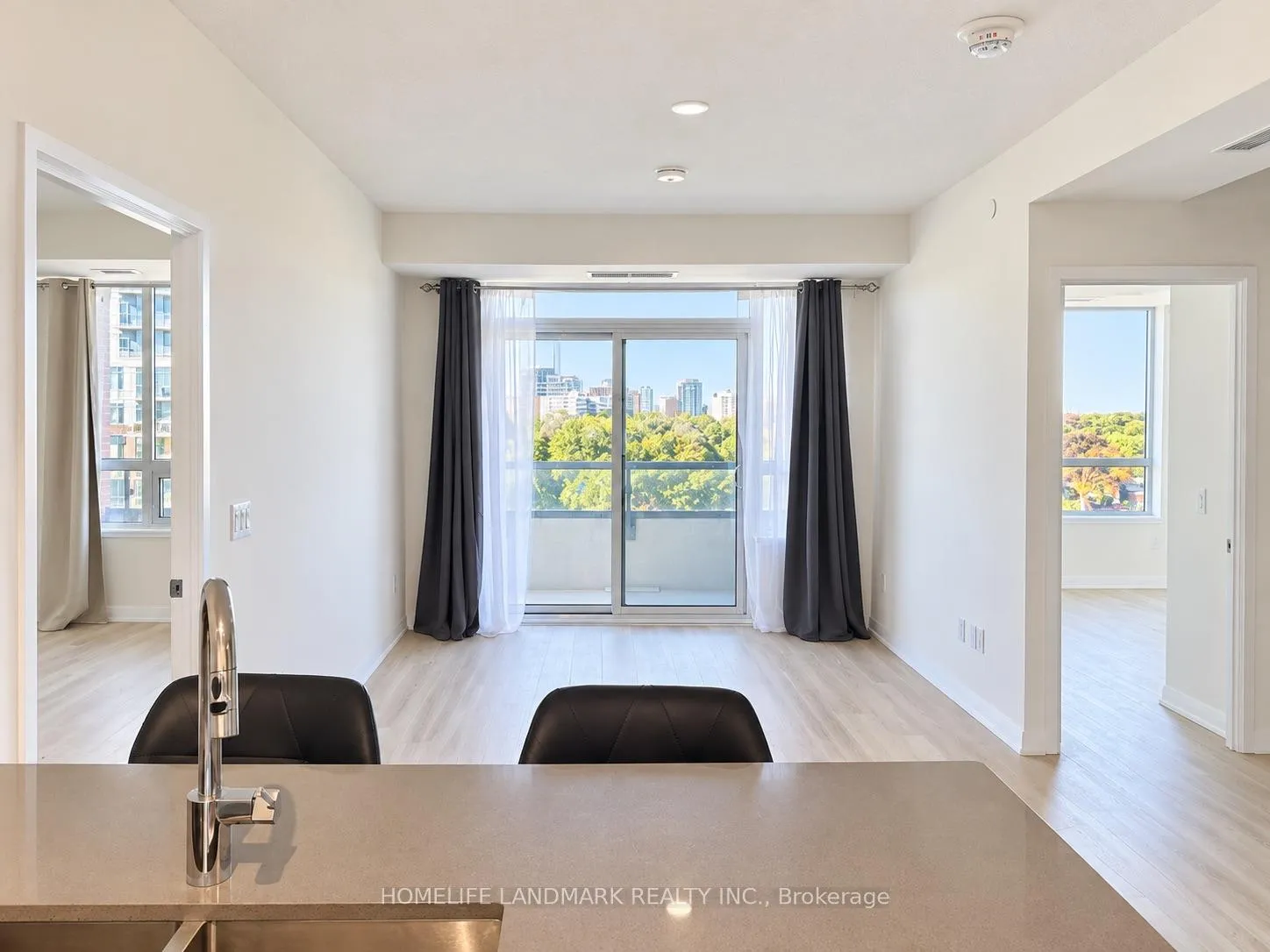 Photo 4 of Unit 703, 3260 Sheppard Avenue E, Scarborough, L'Amoreaux — HOMEH
