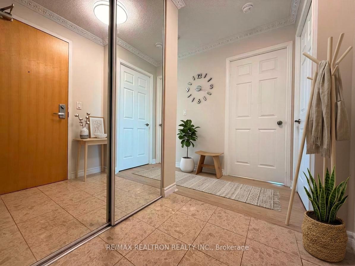 Photo 2 of Unit 1010, 68 Grangeway Avenue, Scarborough, Woburn — HOMEH
