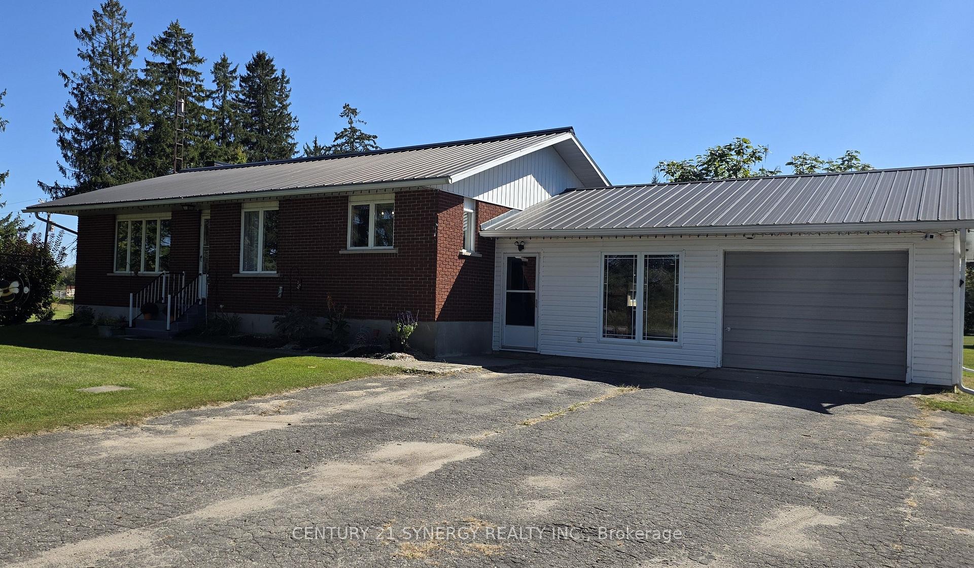 Photo 2 of 2027 Brouseville Road, Edwardsburgh/Cardinal, Edwardsburgh/Cardinal Twp — HOMEH