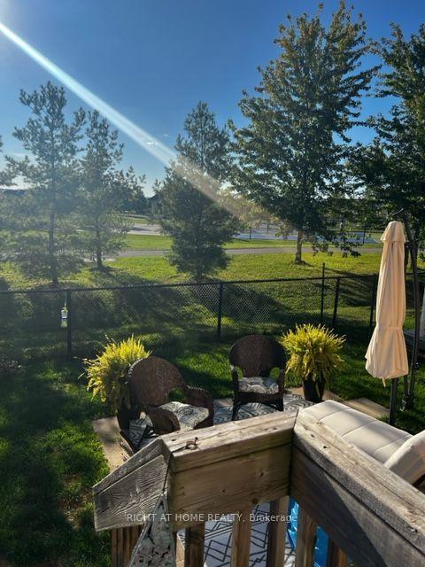 Photo 12 of 50 Payne Crescent, Aurora, Rural Aurora — HOMEH