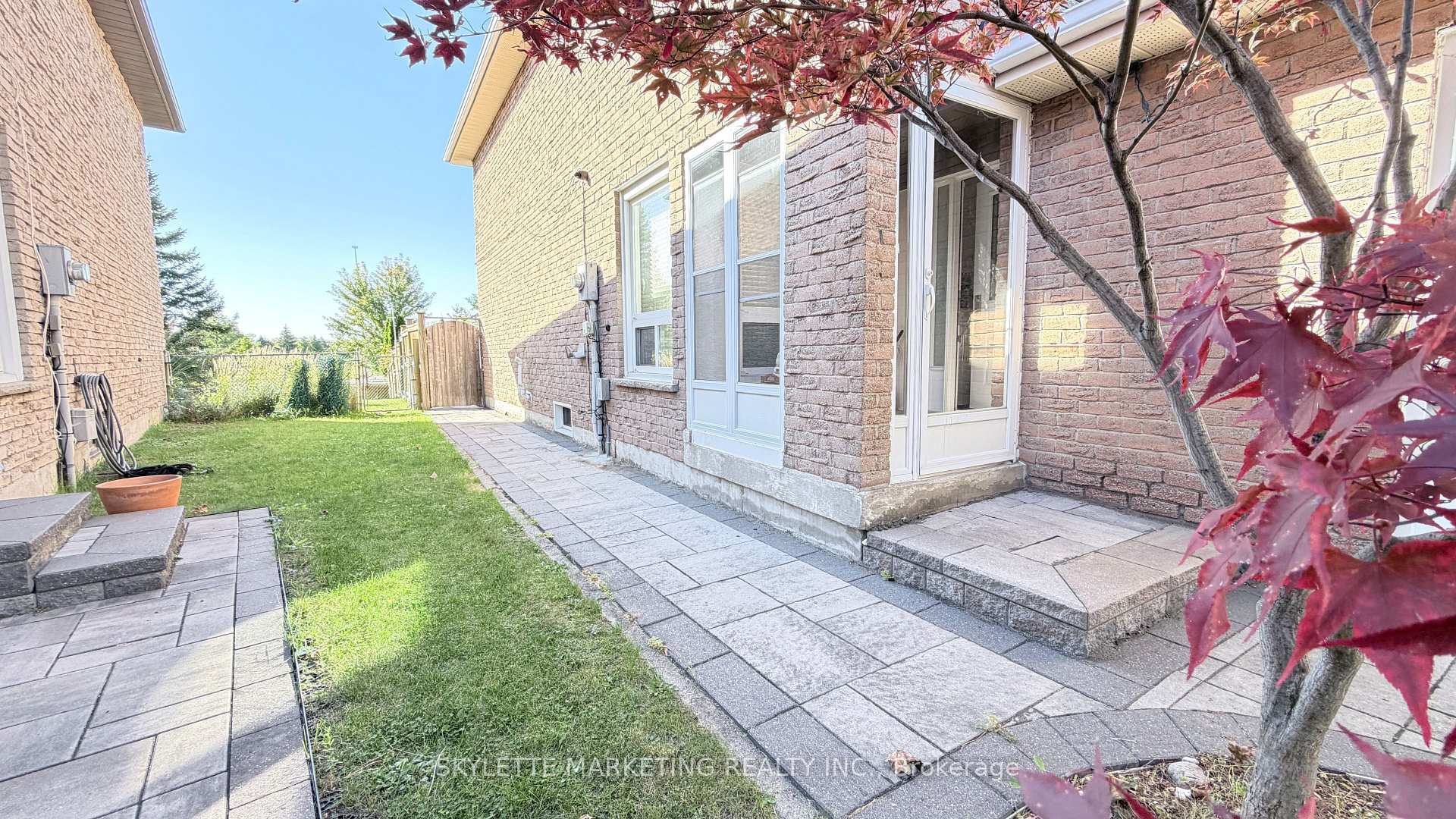 Photo 5 of 30 Ascot Crescent, Markham, Milliken Mills West — HOMEH