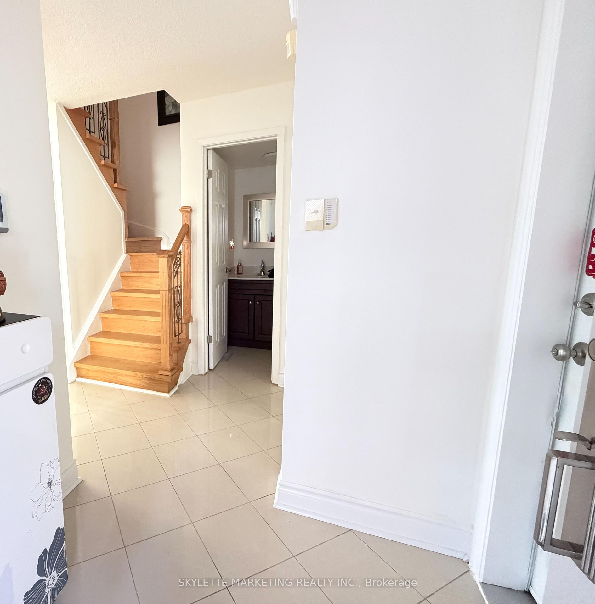 Photo 8 of 30 Ascot Crescent, Markham, Milliken Mills West — HOMEH
