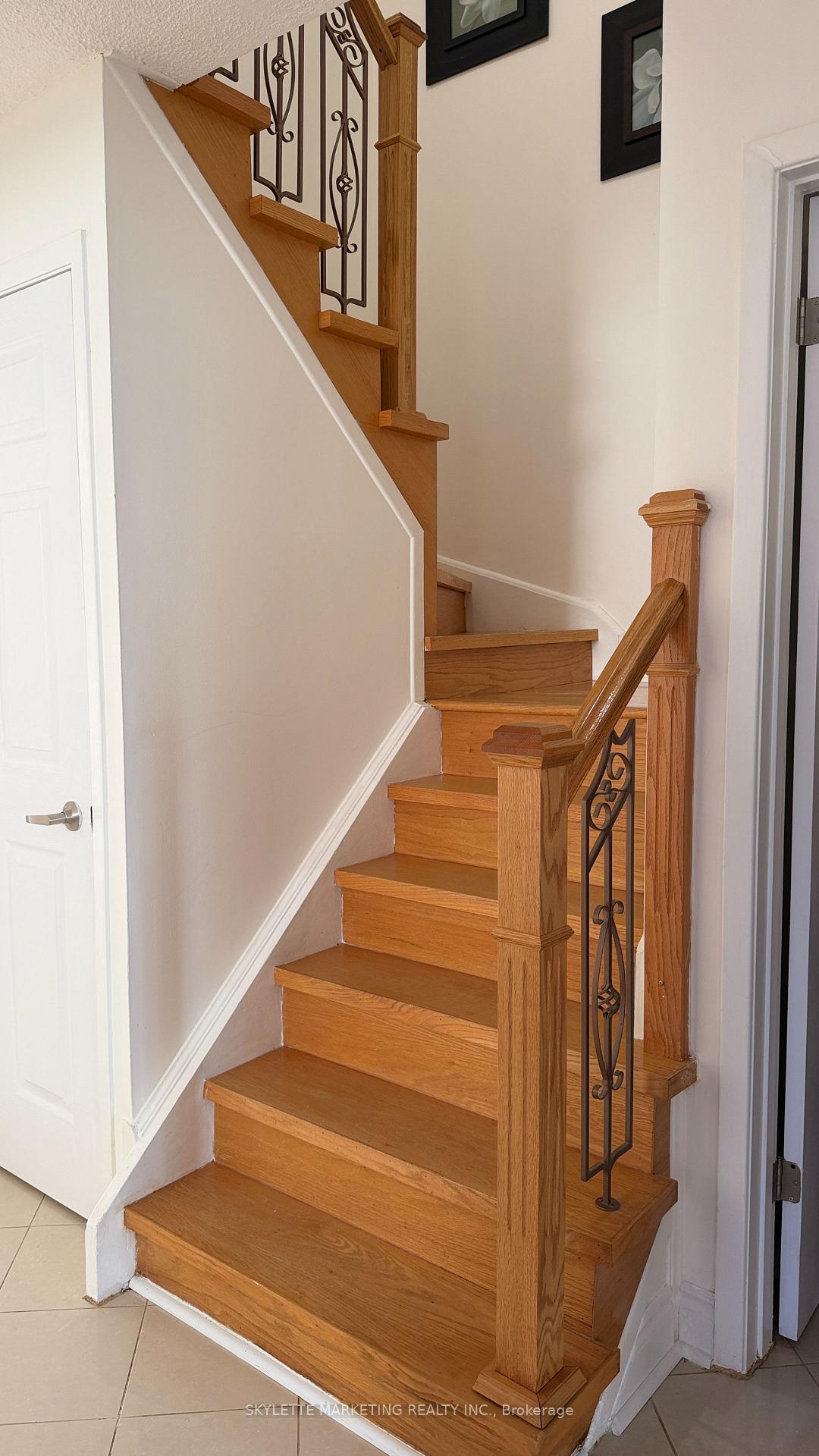 Photo 10 of 30 Ascot Crescent, Markham, Milliken Mills West — HOMEH