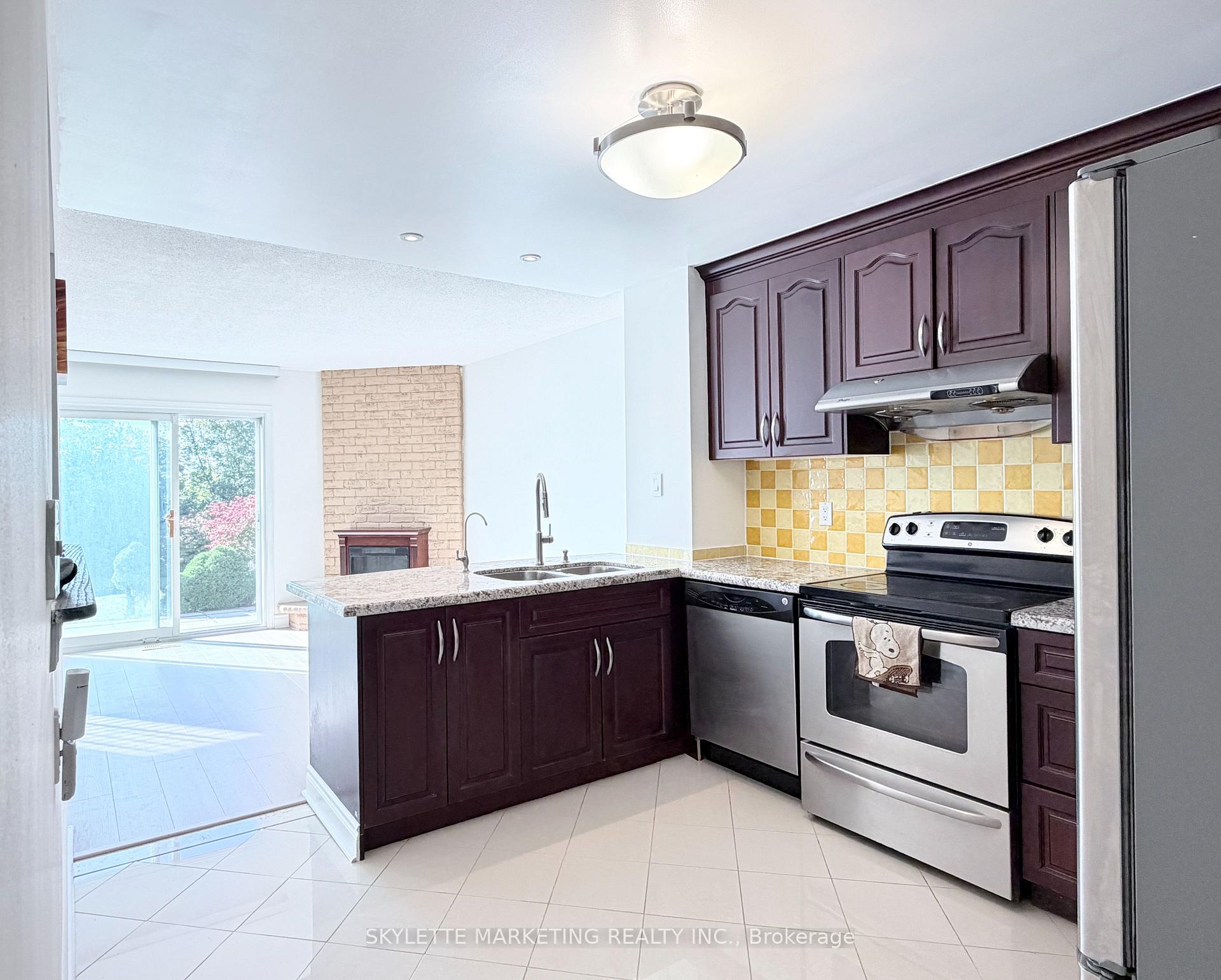 Photo 12 of 30 Ascot Crescent, Markham, Milliken Mills West — HOMEH