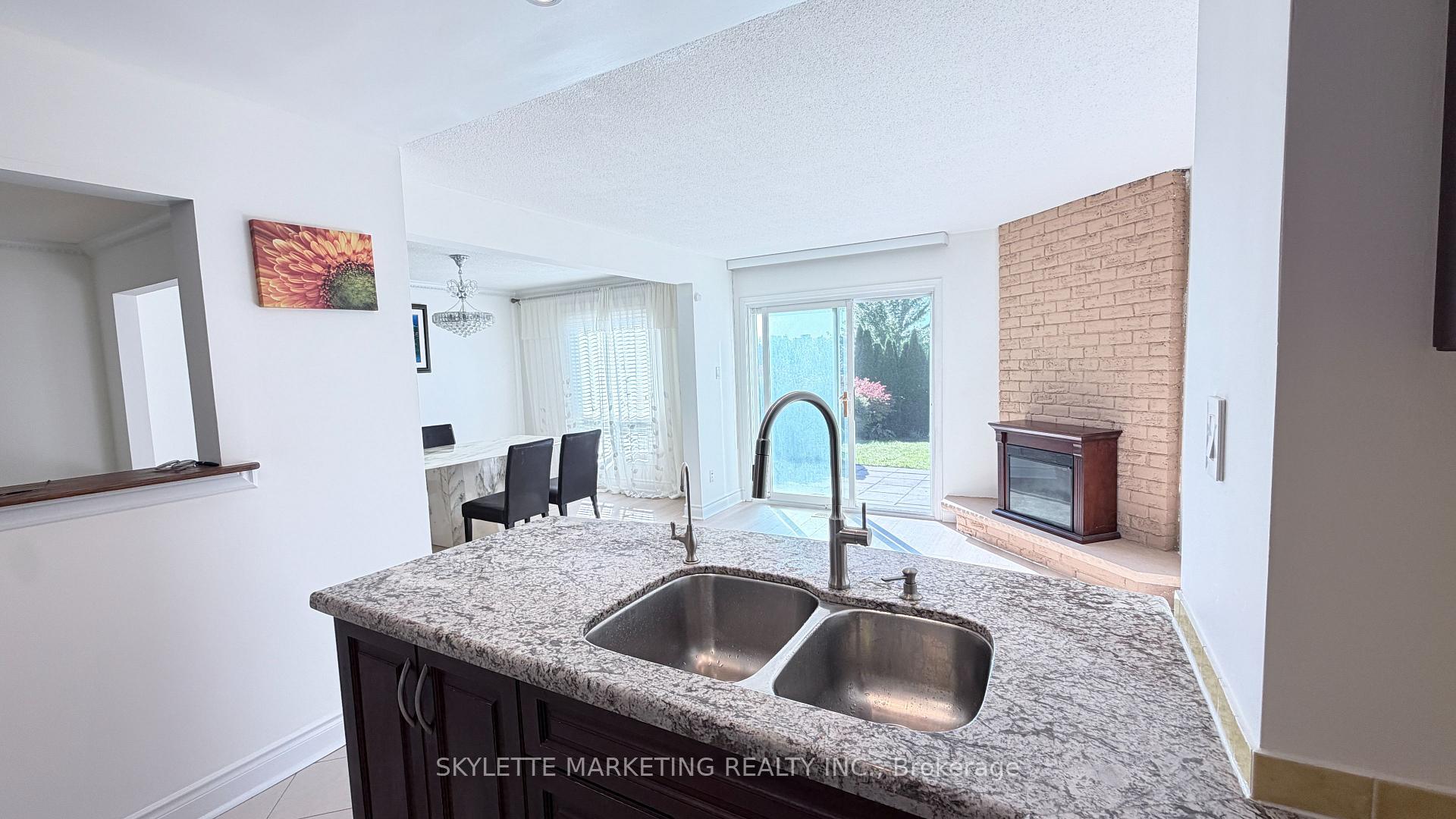 Photo 13 of 30 Ascot Crescent, Markham, Milliken Mills West — HOMEH