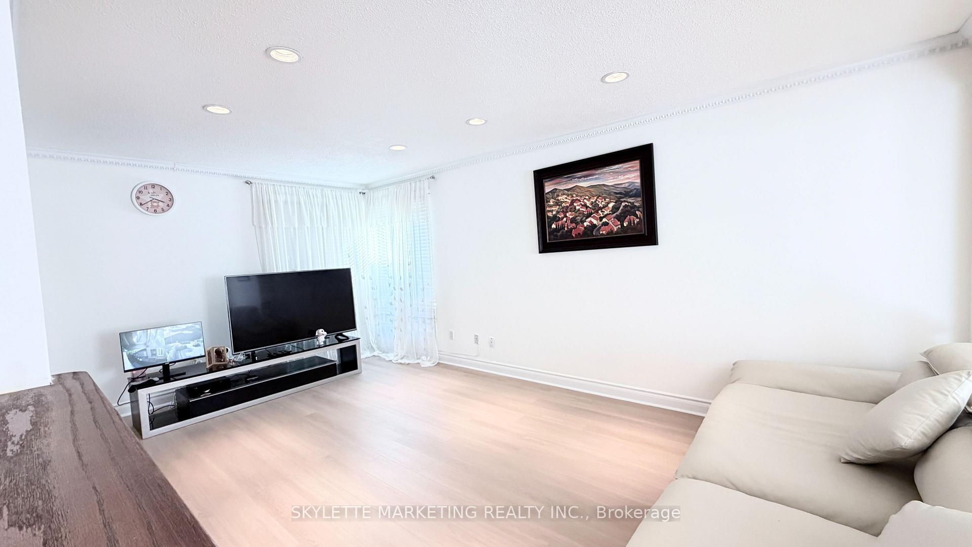 Photo 18 of 30 Ascot Crescent, Markham, Milliken Mills West — HOMEH