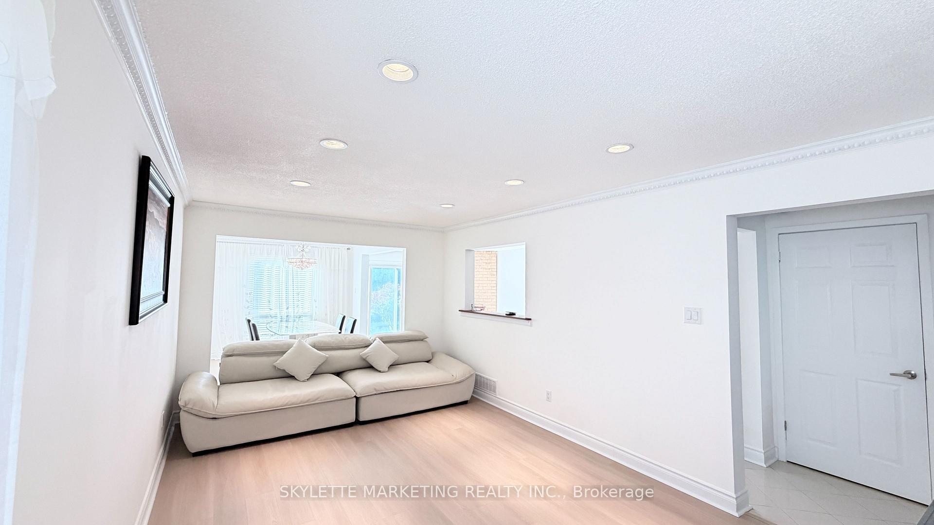 Photo 19 of 30 Ascot Crescent, Markham, Milliken Mills West — HOMEH
