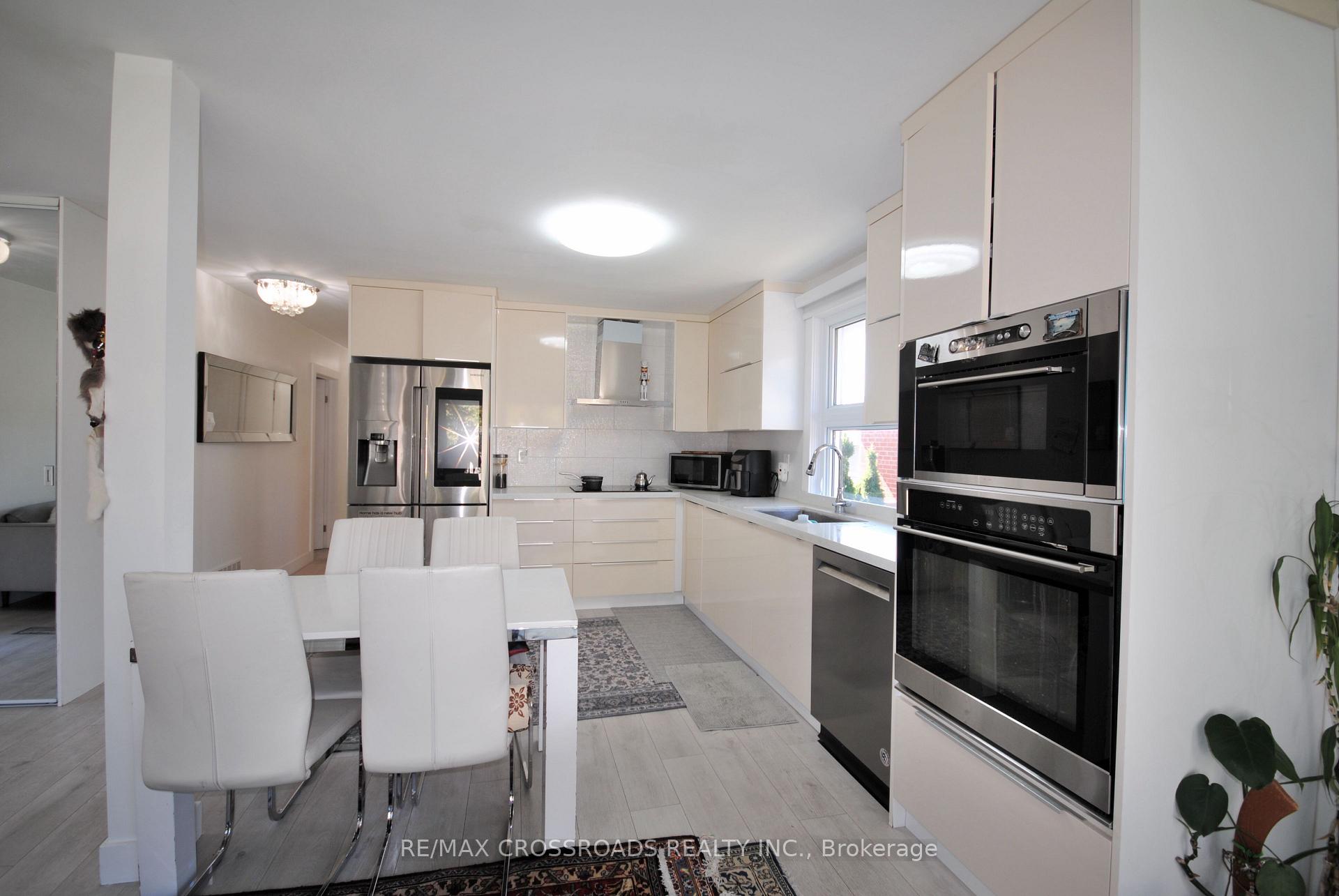Photo 6 of 25 Arbutus Crescent, Scarborough, Dorset Park — HOMEH