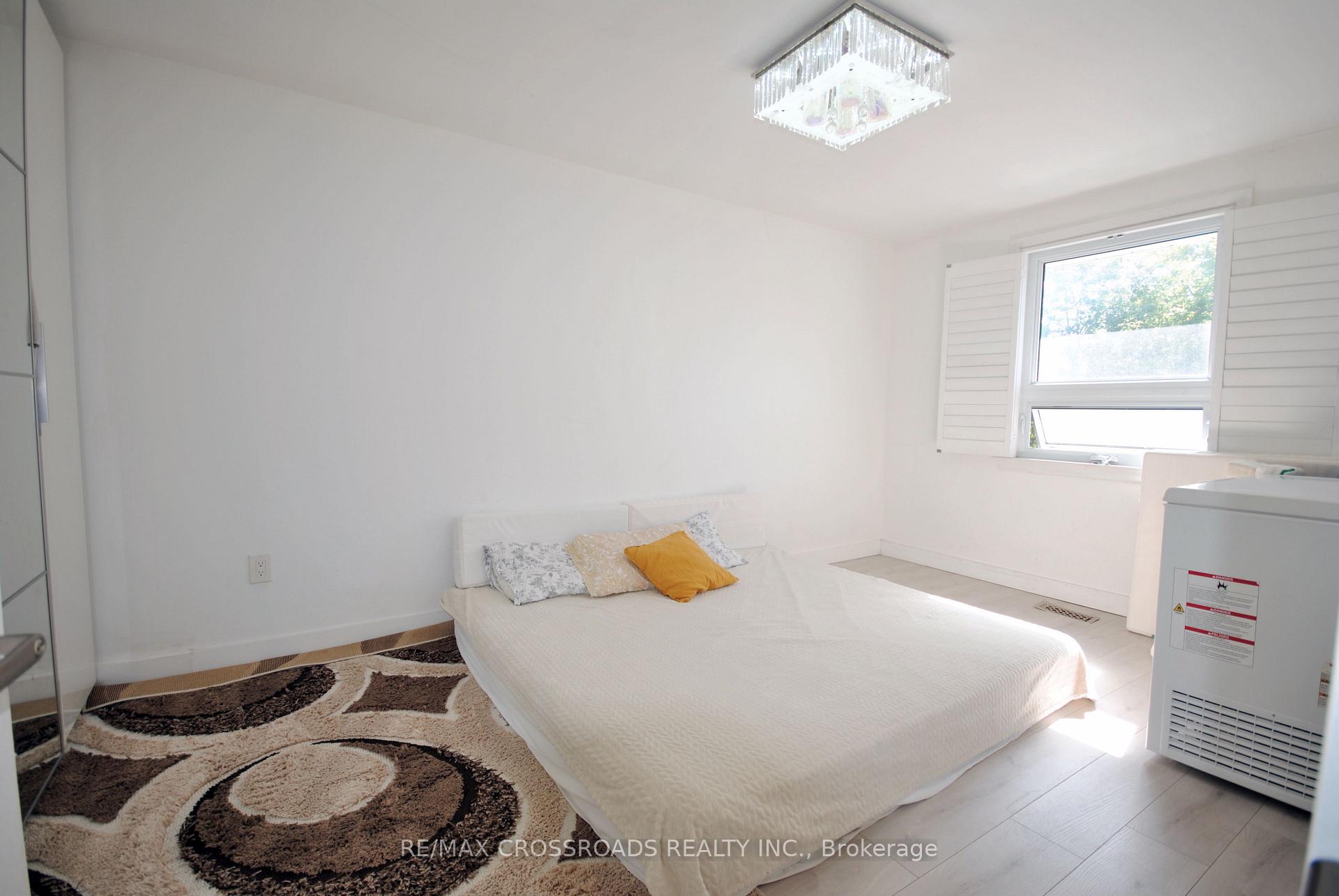 Photo 7 of 25 Arbutus Crescent, Scarborough, Dorset Park — HOMEH