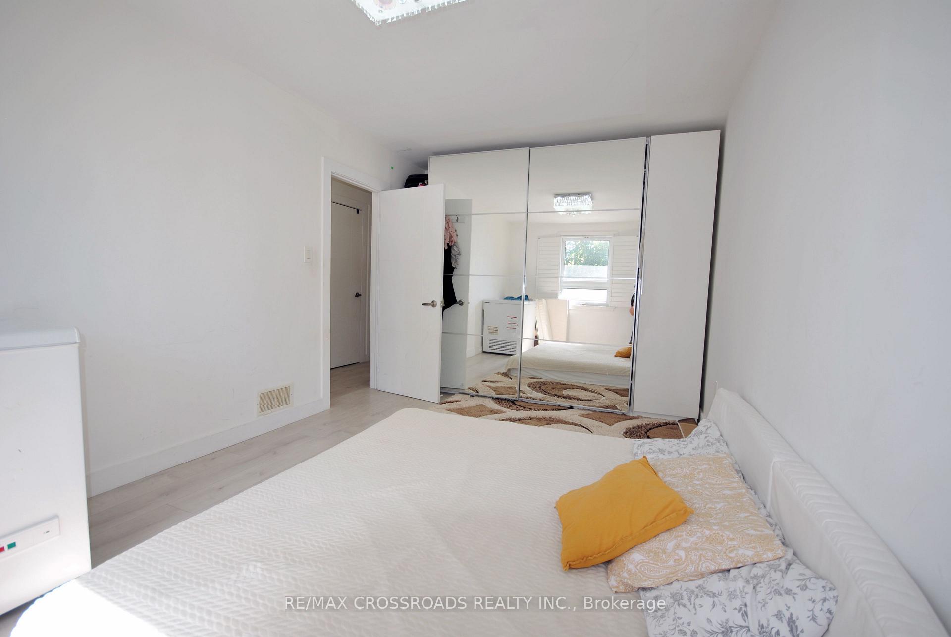 Photo 8 of 25 Arbutus Crescent, Scarborough, Dorset Park — HOMEH