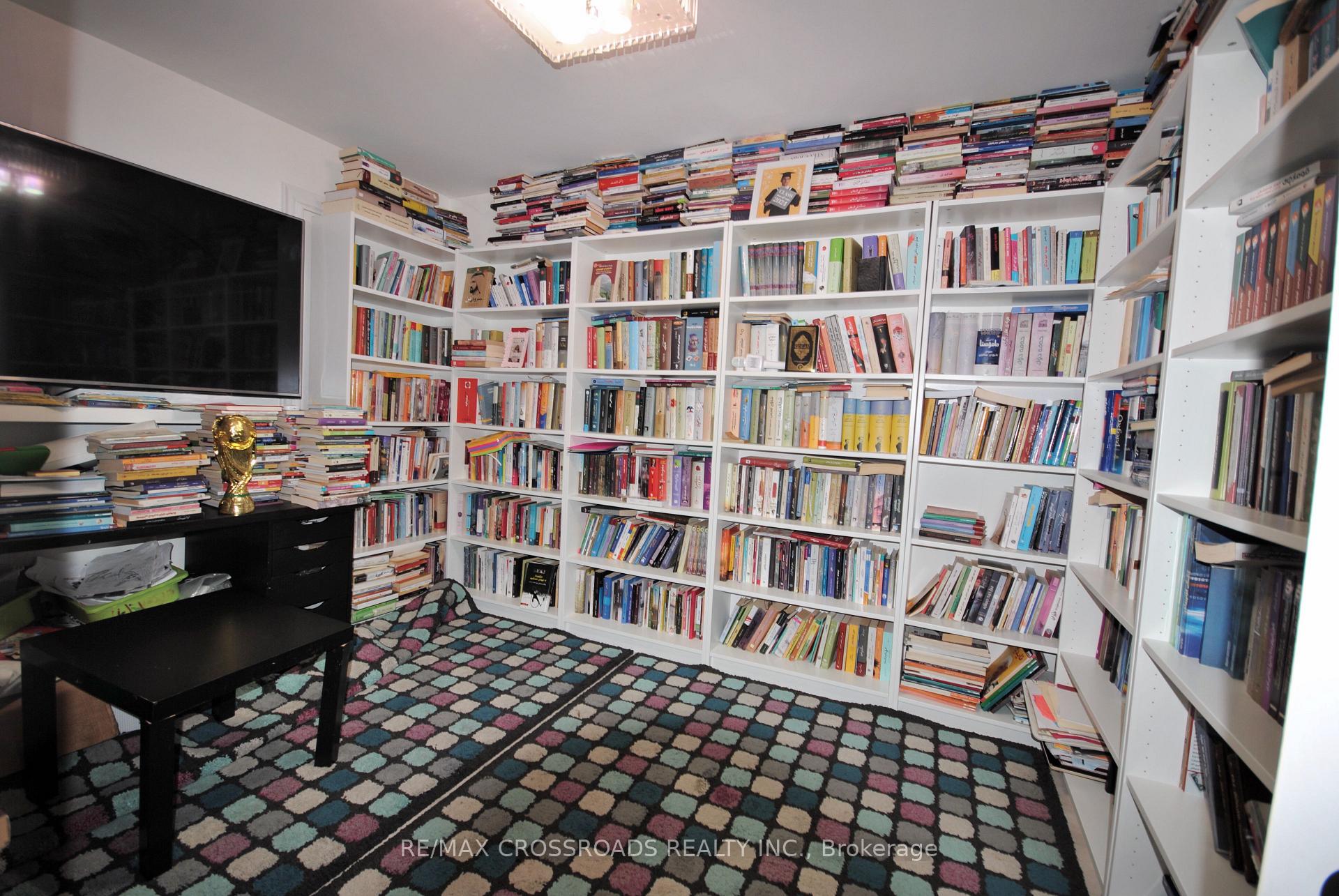 Photo 10 of 25 Arbutus Crescent, Scarborough, Dorset Park — HOMEH