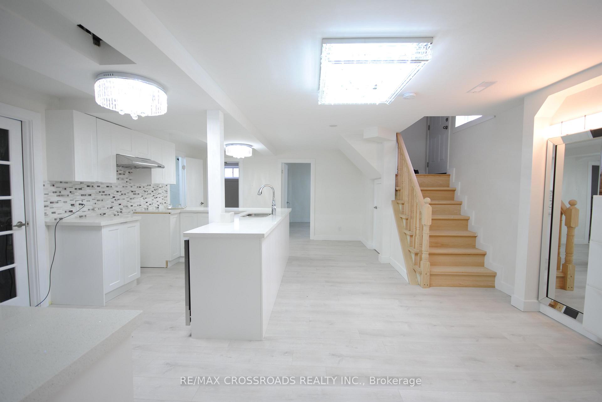 Photo 13 of 25 Arbutus Crescent, Scarborough, Dorset Park — HOMEH