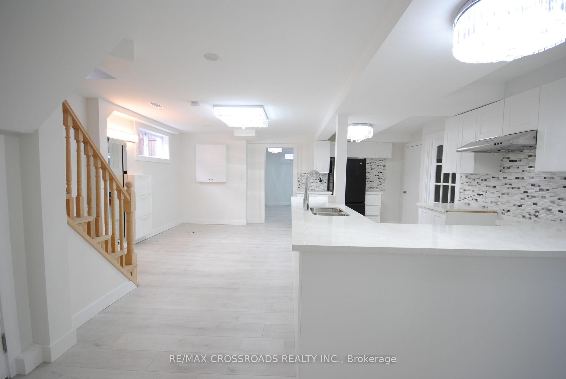 Photo 14 of 25 Arbutus Crescent, Scarborough, Dorset Park — HOMEH