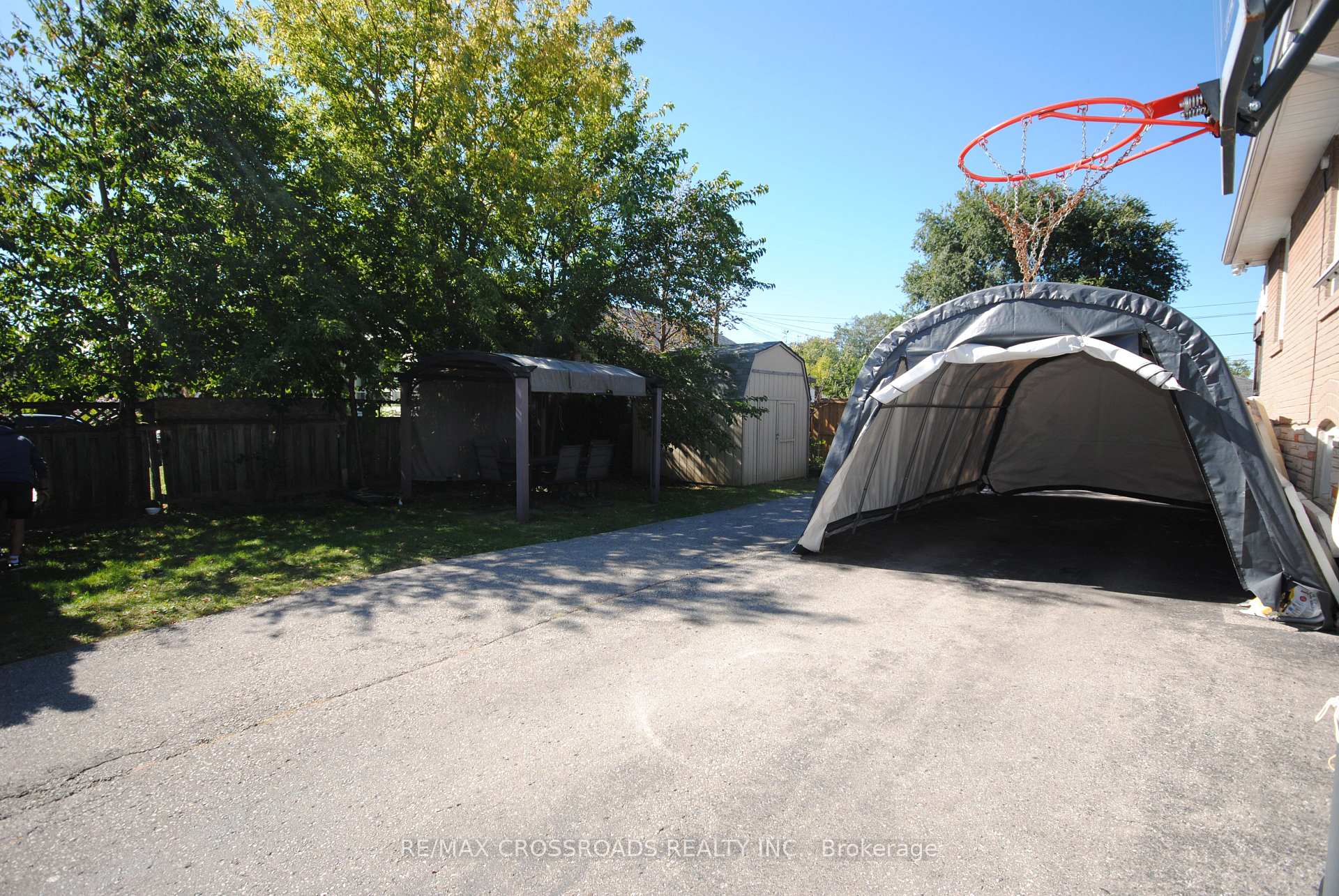 Photo 23 of 25 Arbutus Crescent, Scarborough, Dorset Park — HOMEH