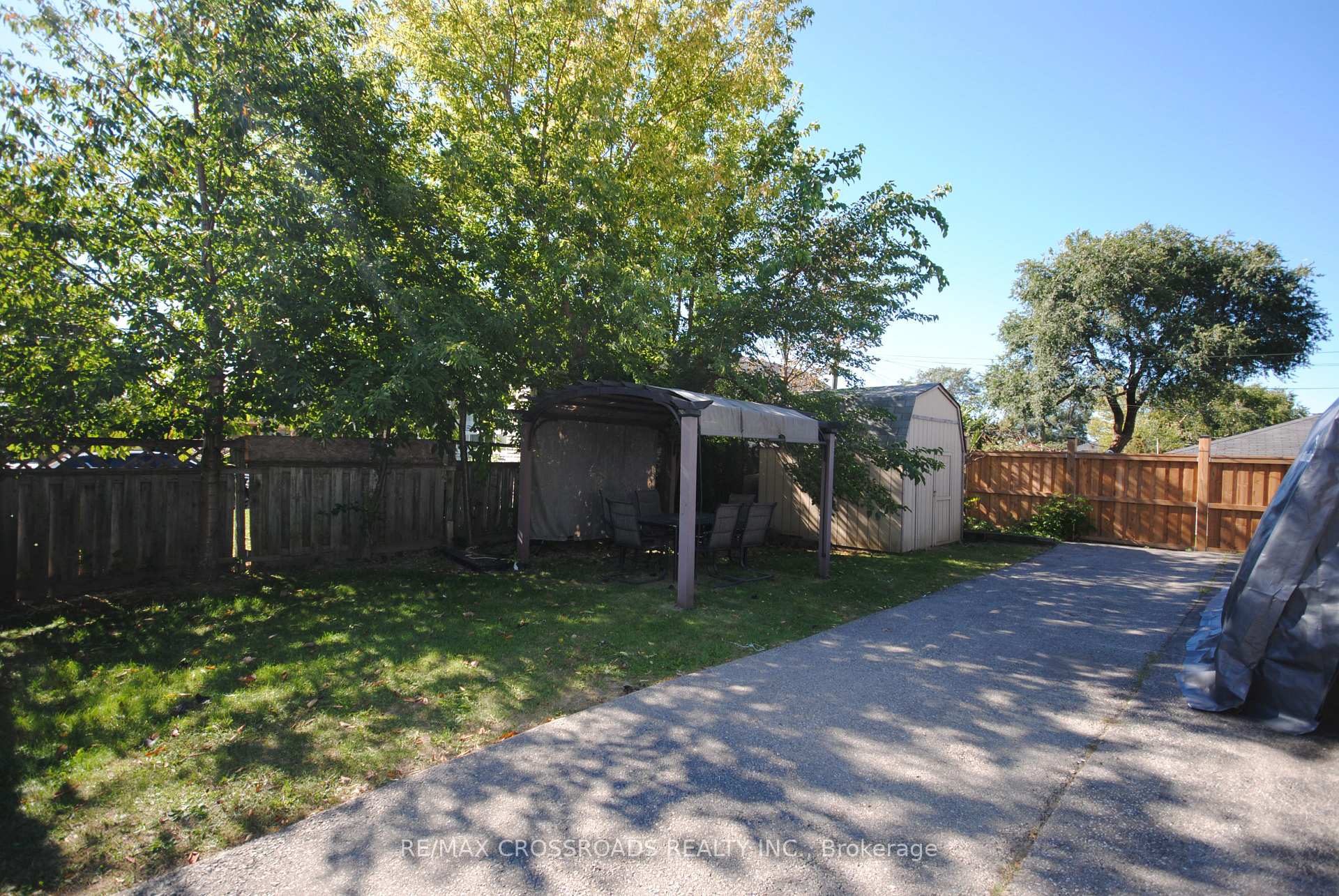 Photo 24 of 25 Arbutus Crescent, Scarborough, Dorset Park — HOMEH