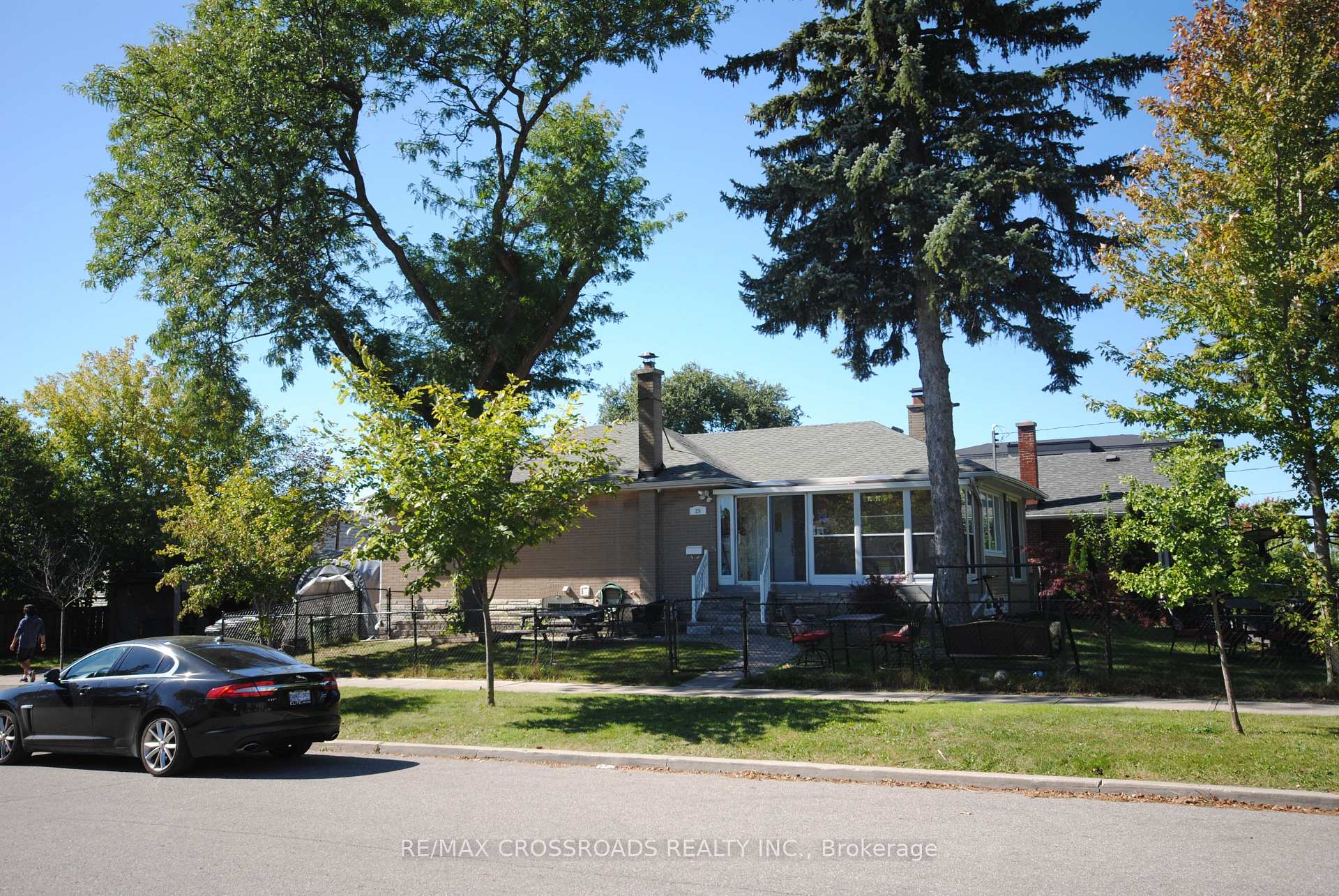 Photo 25 of 25 Arbutus Crescent, Scarborough, Dorset Park — HOMEH