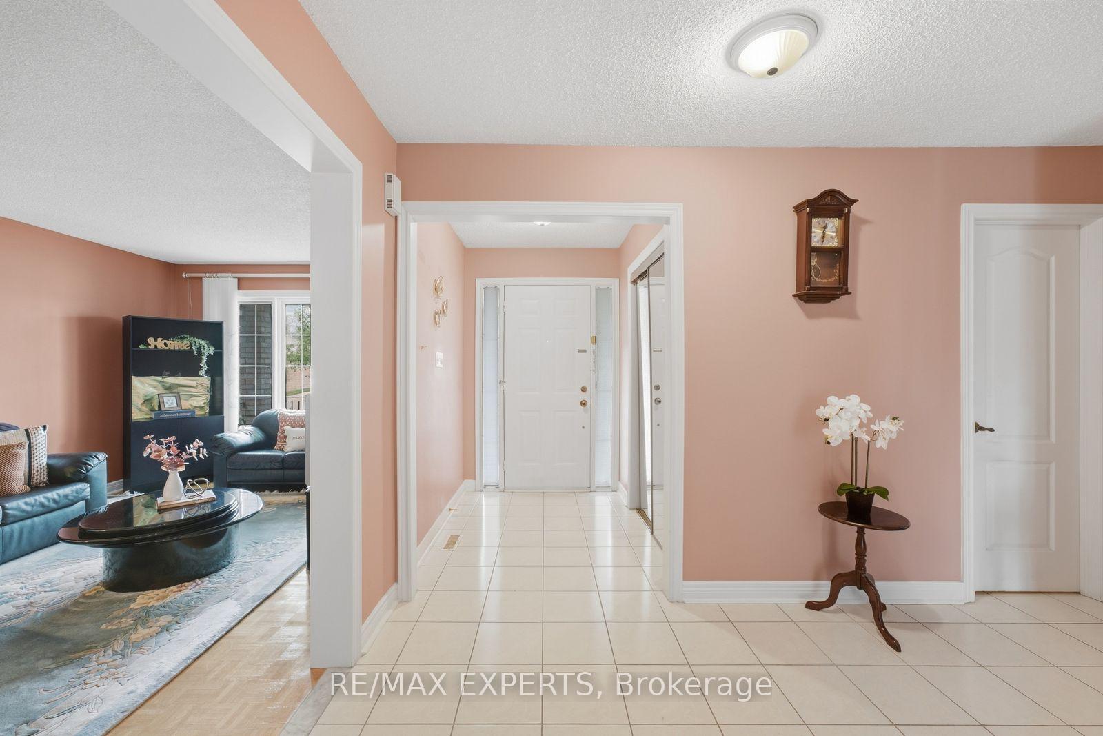 Photo 3 of 337 Forest Drive, Vaughan, West Woodbridge — HOMEH