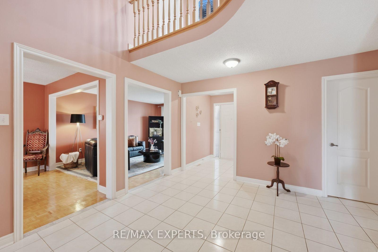 Photo 5 of 337 Forest Drive, Vaughan, West Woodbridge — HOMEH
