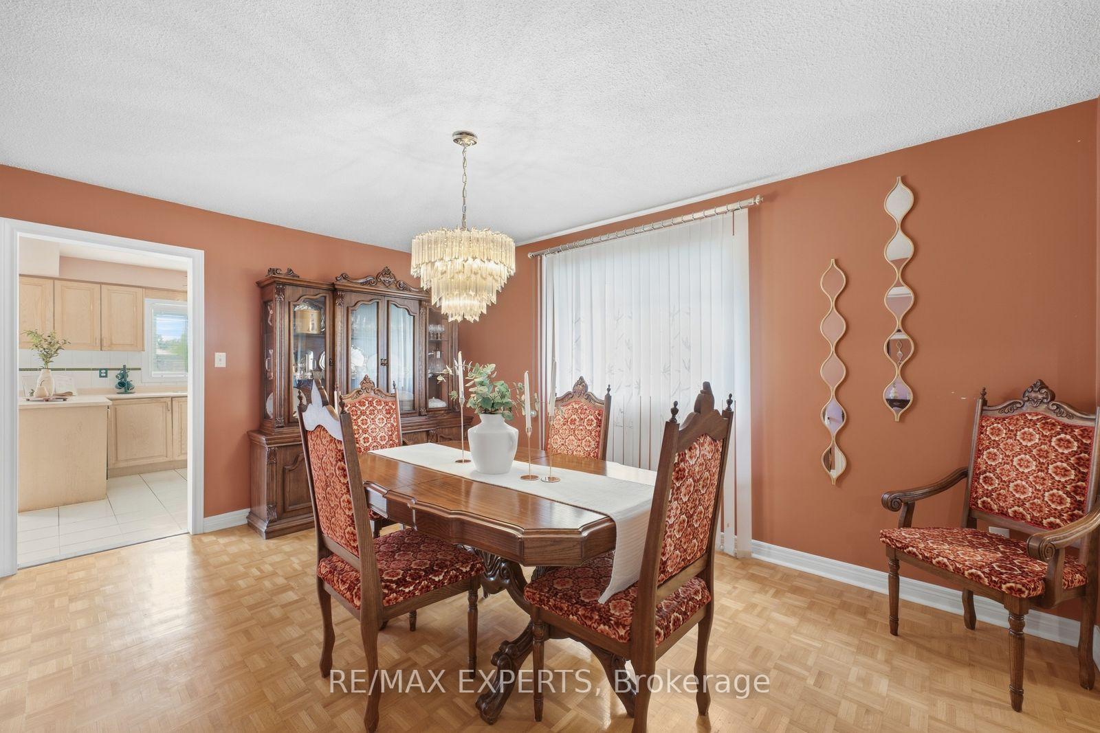 Photo 9 of 337 Forest Drive, Vaughan, West Woodbridge — HOMEH