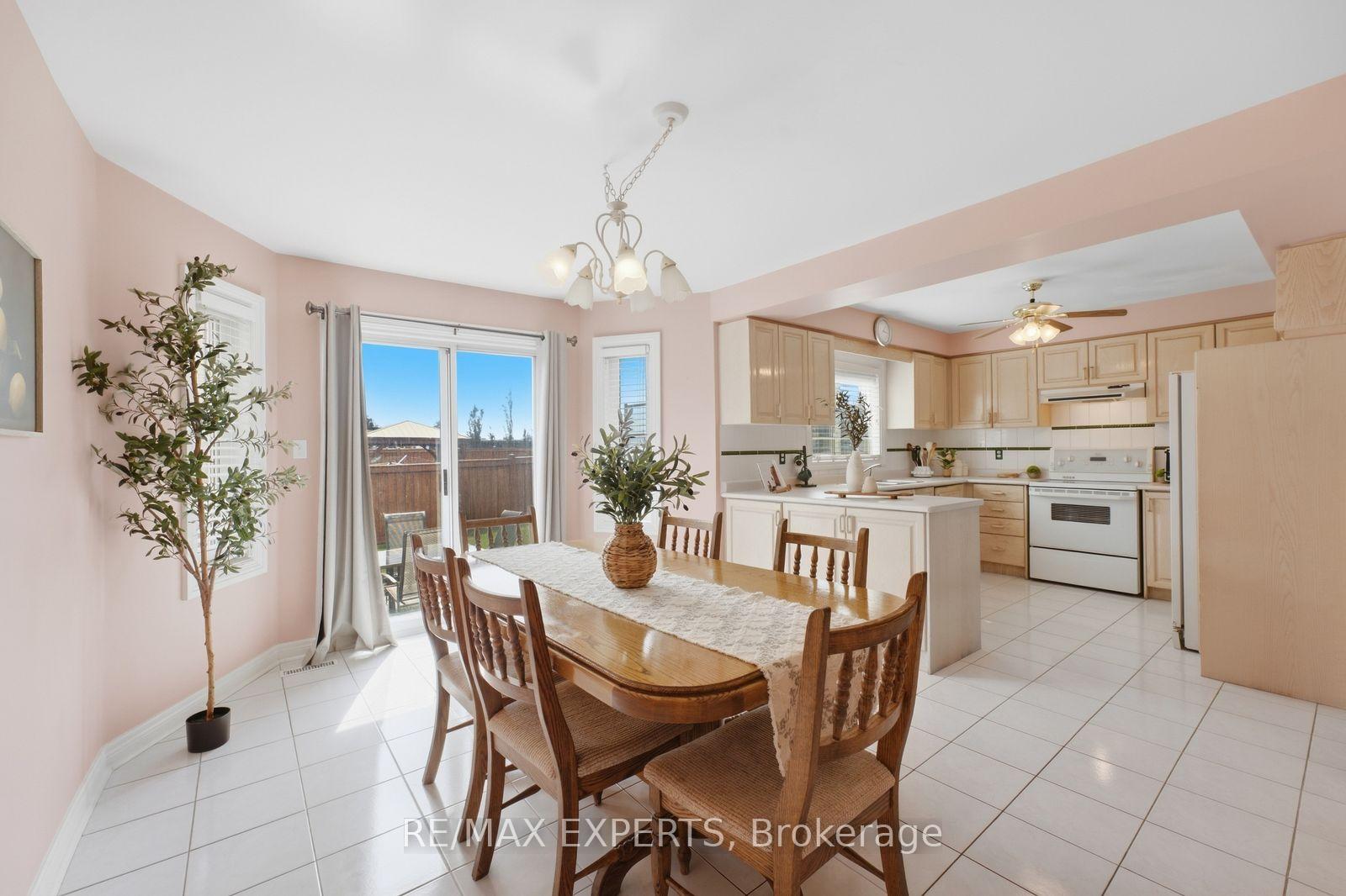 Photo 10 of 337 Forest Drive, Vaughan, West Woodbridge — HOMEH