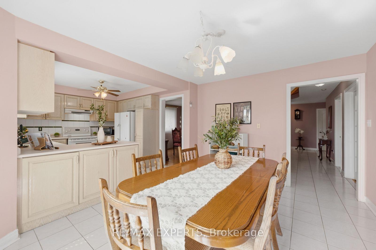 Photo 11 of 337 Forest Drive, Vaughan, West Woodbridge — HOMEH