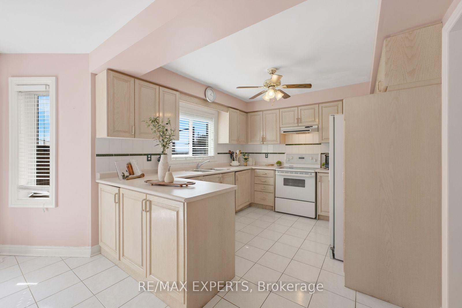 Photo 12 of 337 Forest Drive, Vaughan, West Woodbridge — HOMEH