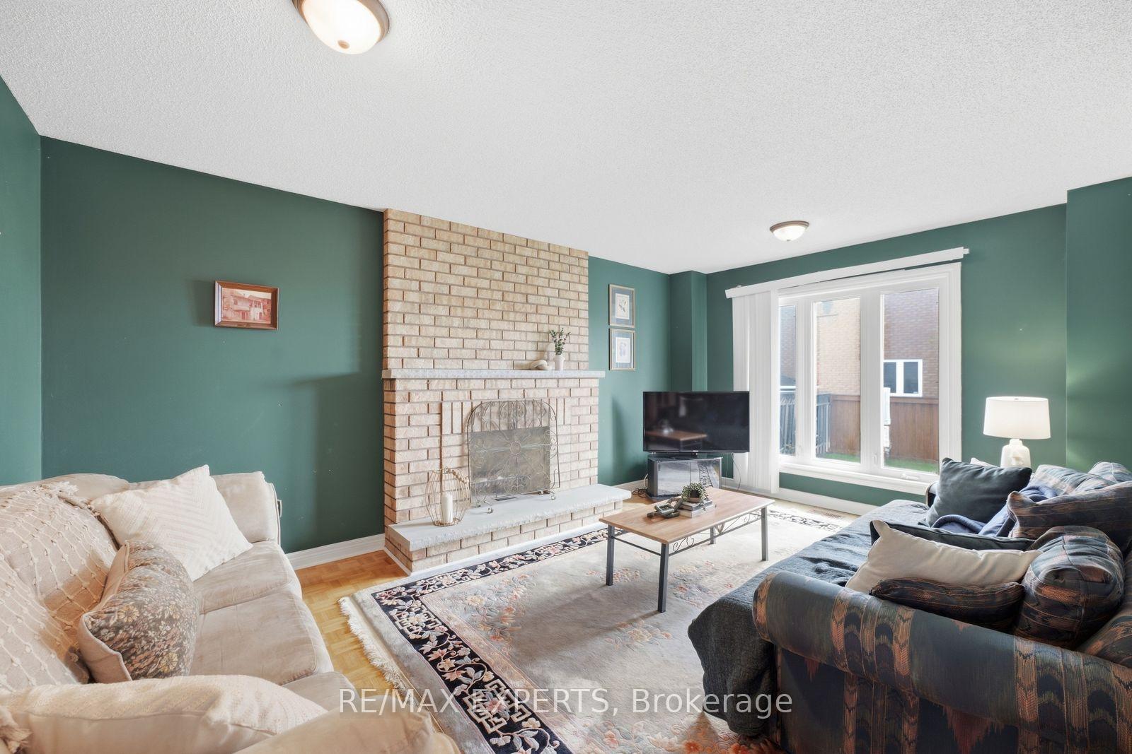 Photo 14 of 337 Forest Drive, Vaughan, West Woodbridge — HOMEH