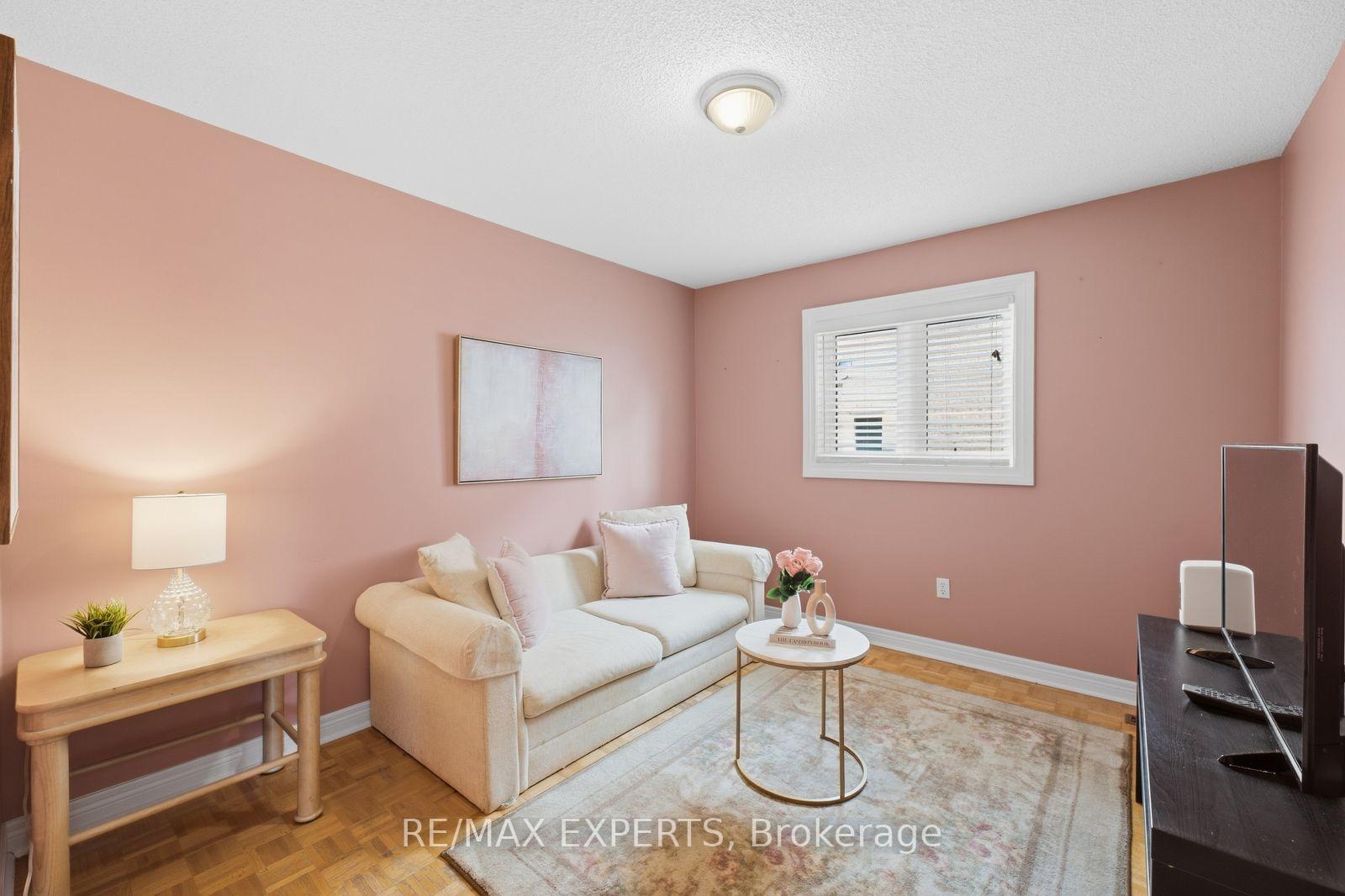 Photo 15 of 337 Forest Drive, Vaughan, West Woodbridge — HOMEH