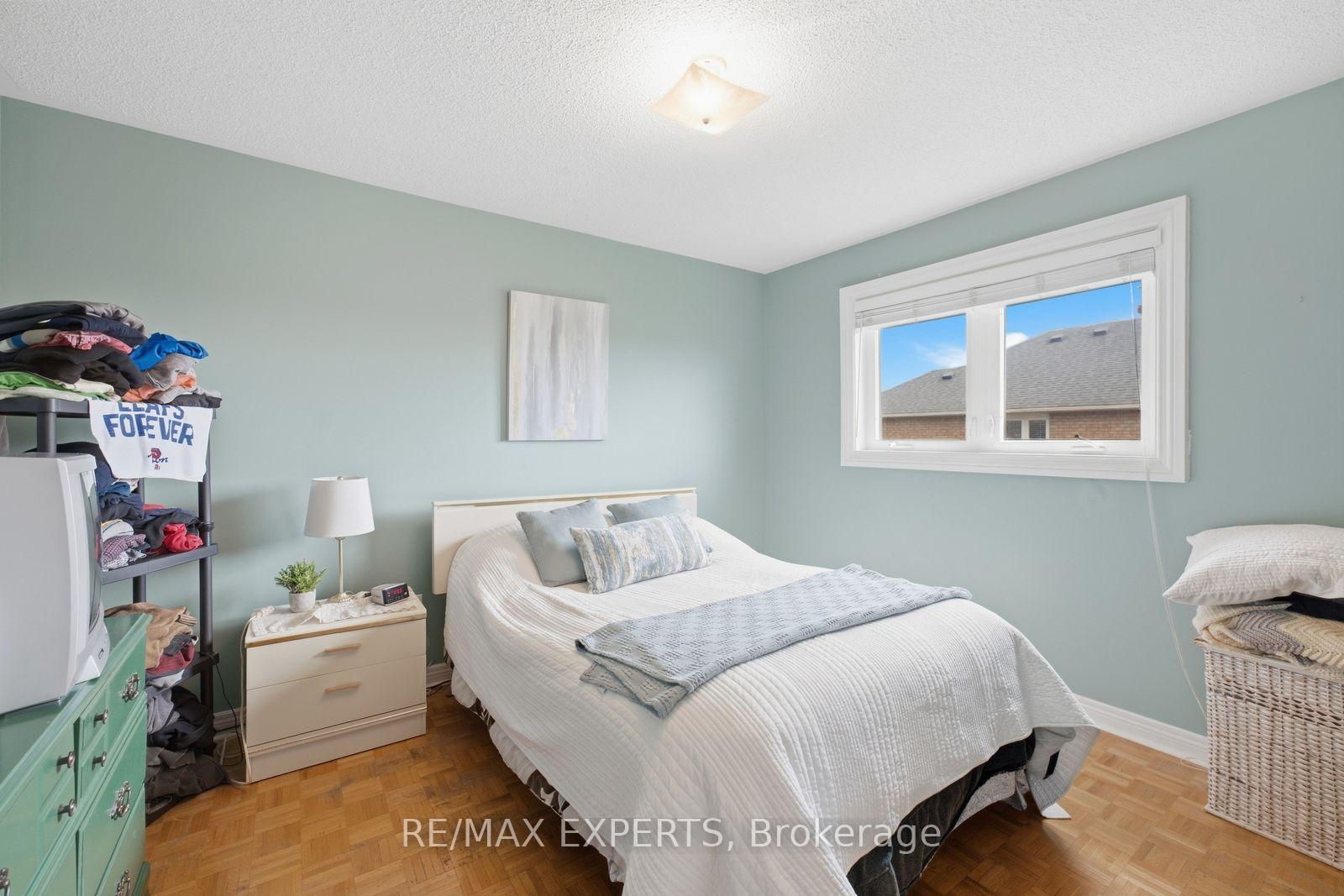 Photo 23 of 337 Forest Drive, Vaughan, West Woodbridge — HOMEH