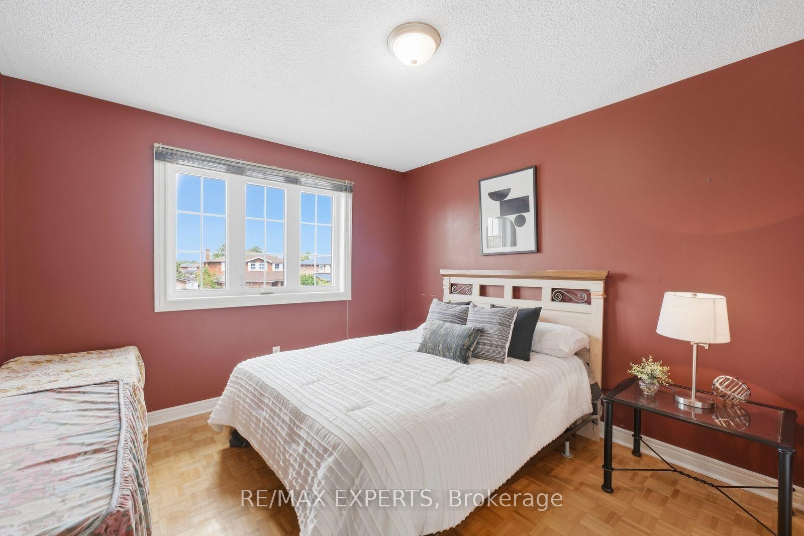 Photo 24 of 337 Forest Drive, Vaughan, West Woodbridge — HOMEH