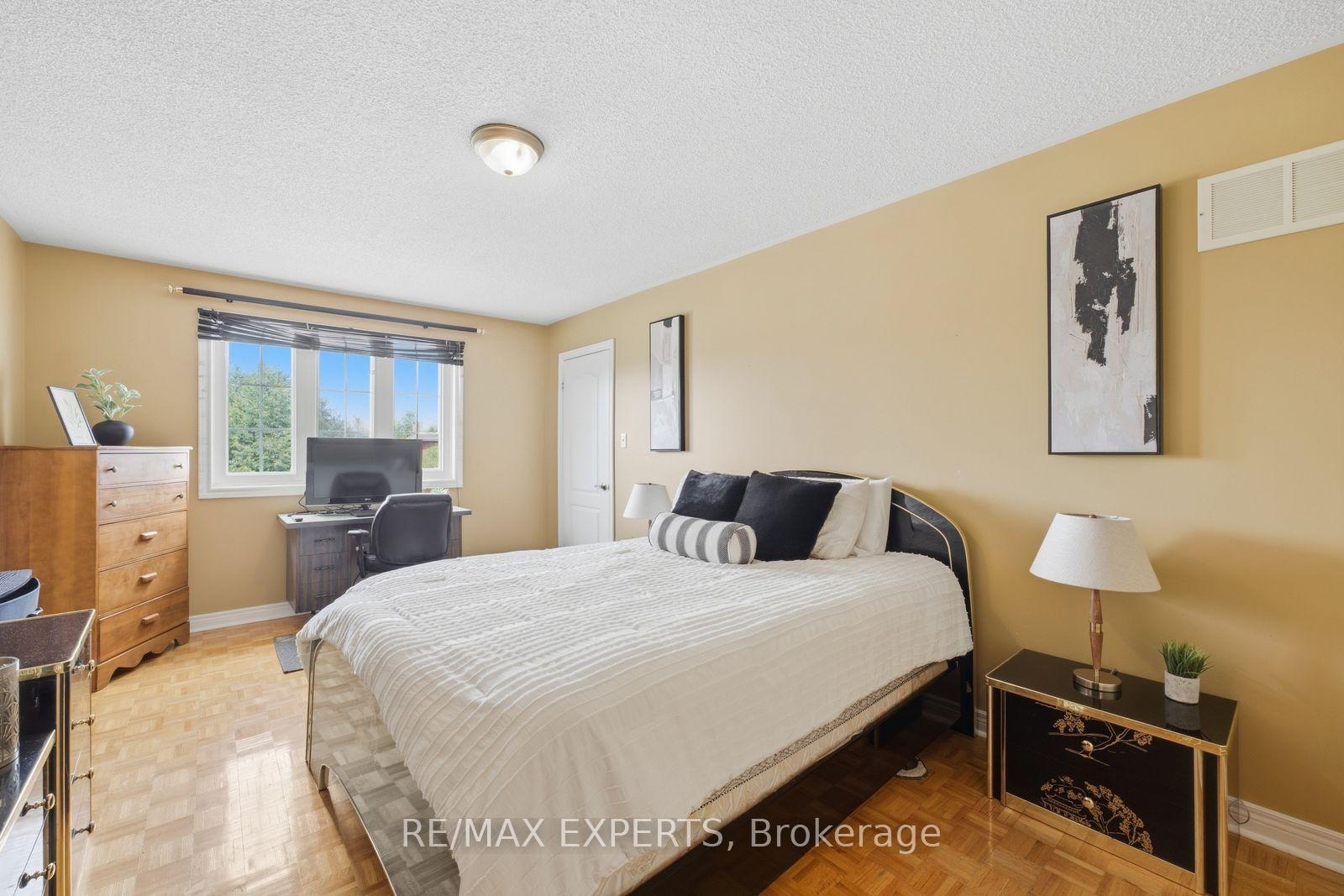 Photo 28 of 337 Forest Drive, Vaughan, West Woodbridge — HOMEH
