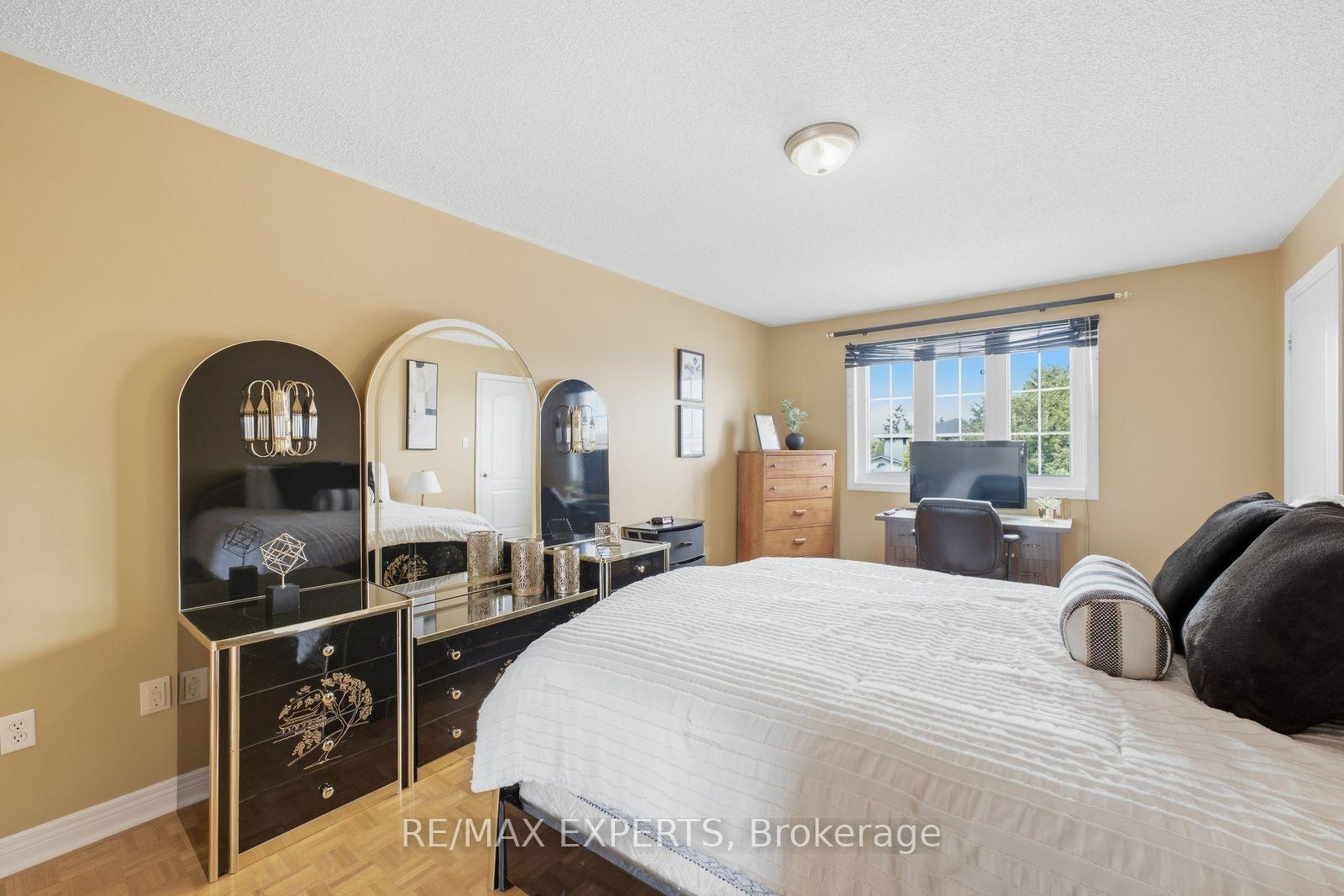 Photo 29 of 337 Forest Drive, Vaughan, West Woodbridge — HOMEH