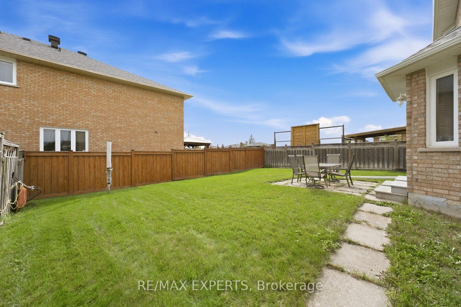 Photo 34 of 337 Forest Drive, Vaughan, West Woodbridge — HOMEH