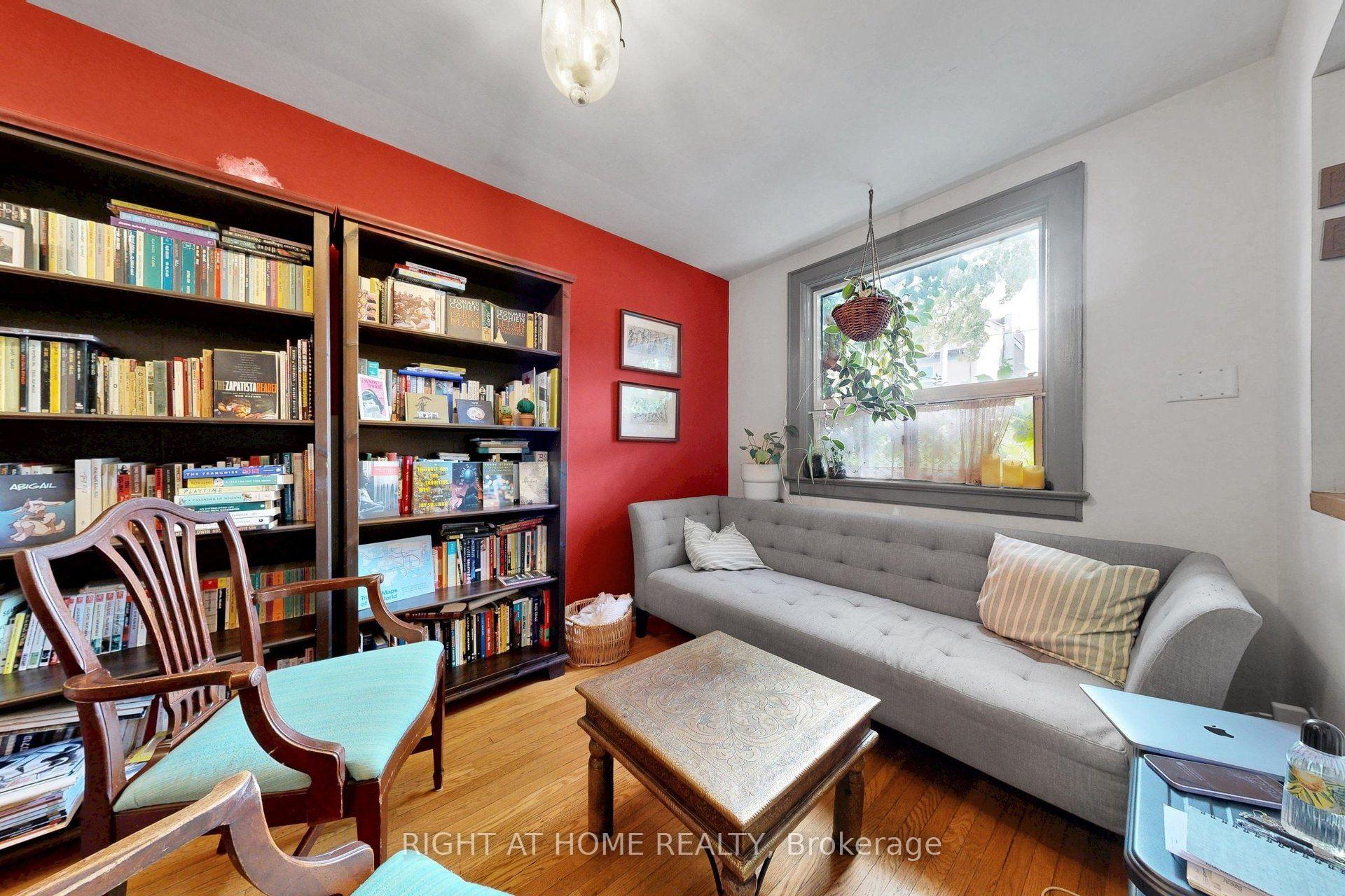Photo 4 of 262 Lippincott Street, Toronto, University — HOMEH