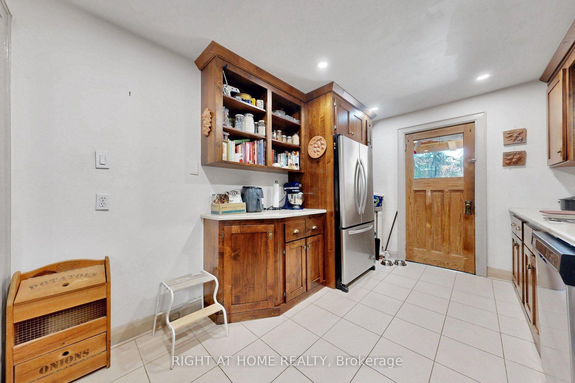 Photo 11 of 262 Lippincott Street, Toronto, University — HOMEH