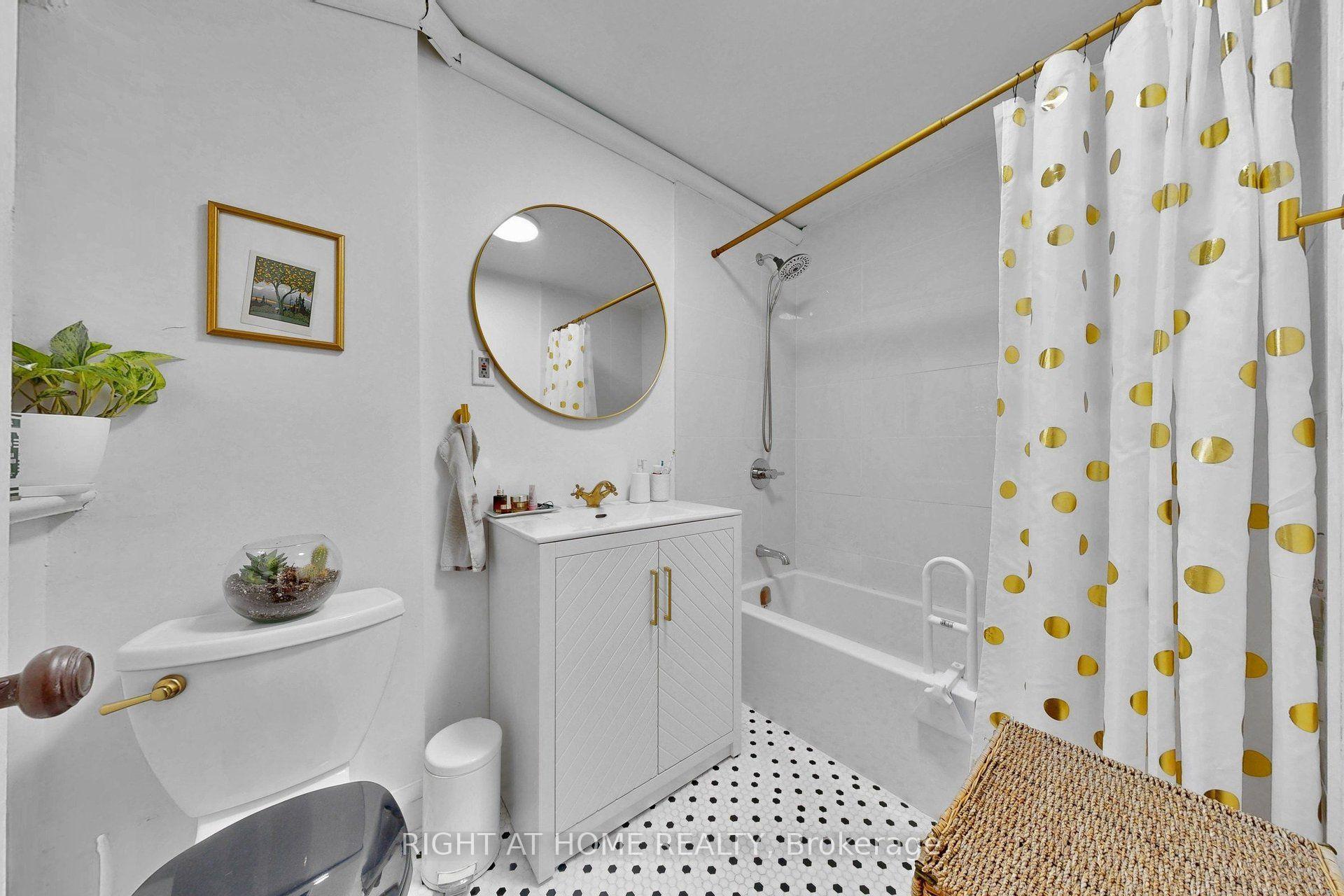 Photo 15 of 262 Lippincott Street, Toronto, University — HOMEH