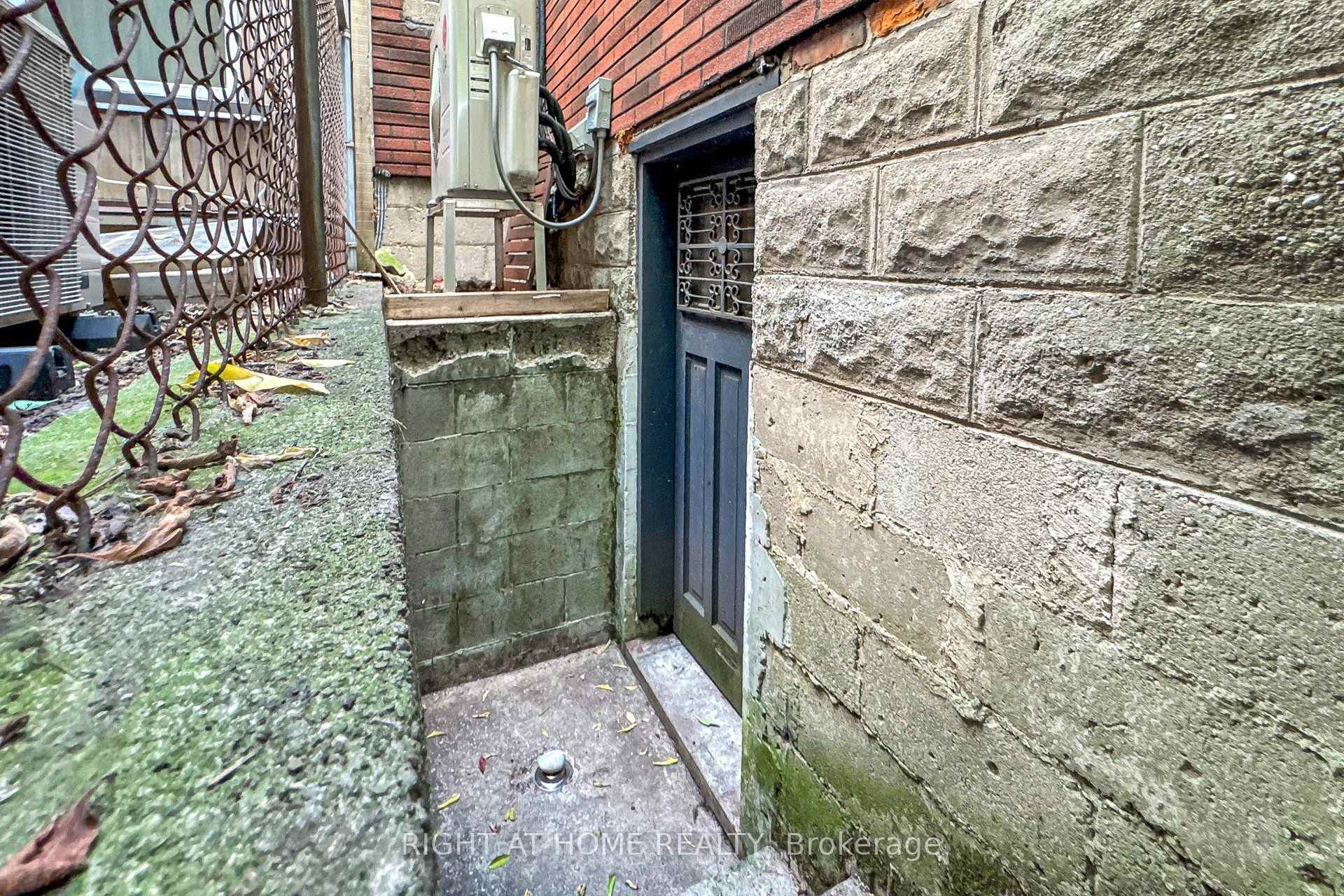 Photo 24 of 262 Lippincott Street, Toronto, University — HOMEH