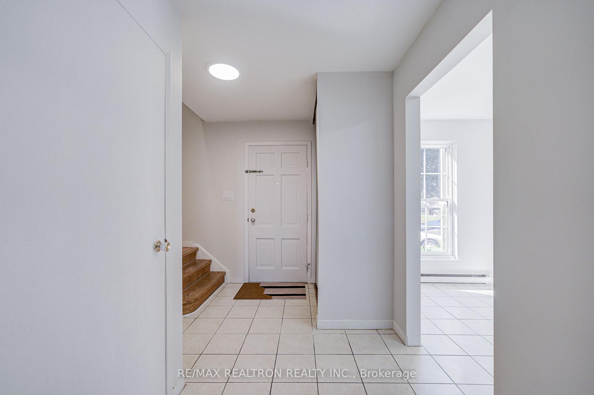 Photo 5 of Unit 20, 2550 Birchmount Road, Scarborough, Tam O'Shanter-Sullivan — HOMEH