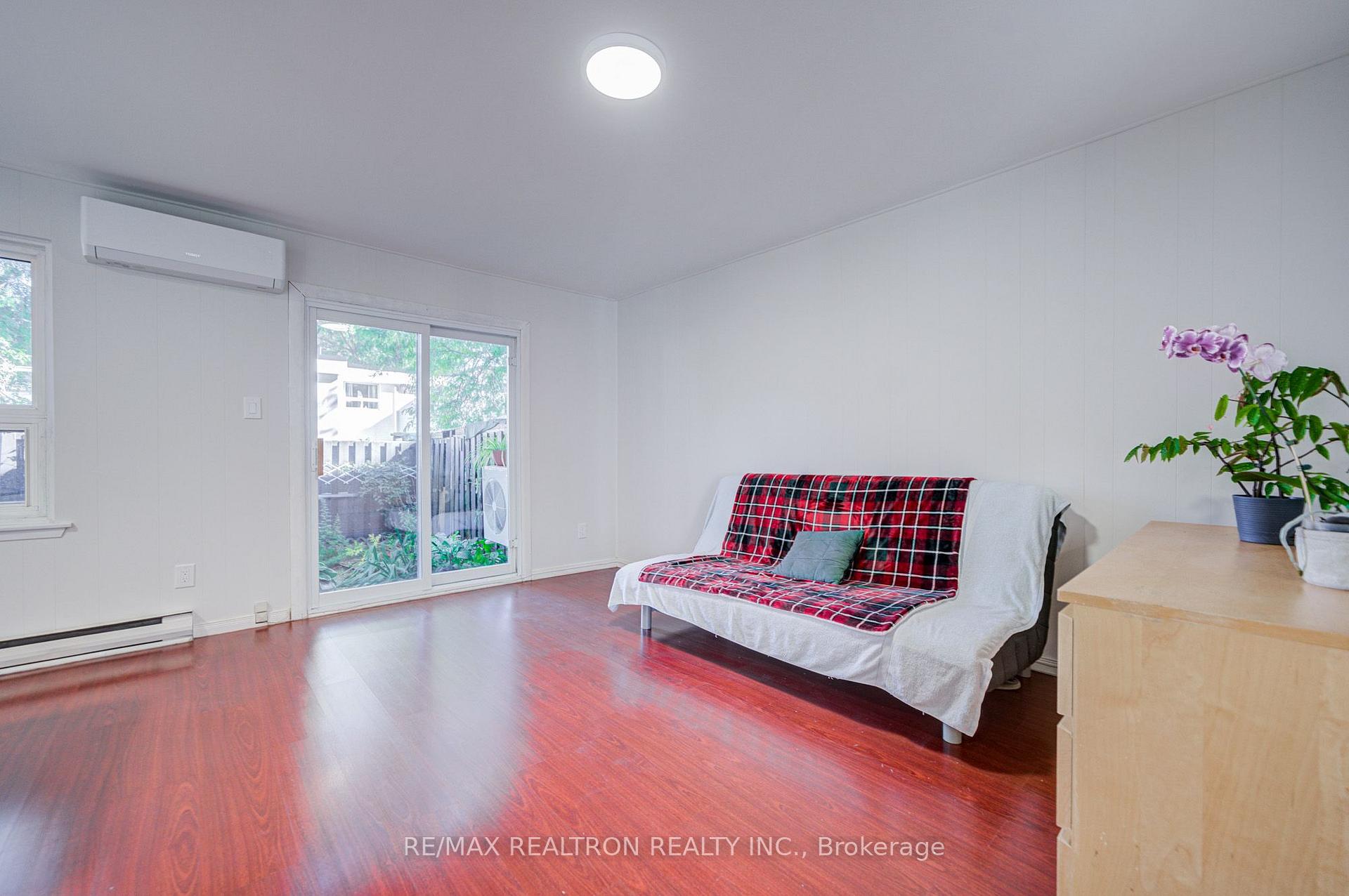 Photo 7 of Unit 20, 2550 Birchmount Road, Scarborough, Tam O'Shanter-Sullivan — HOMEH